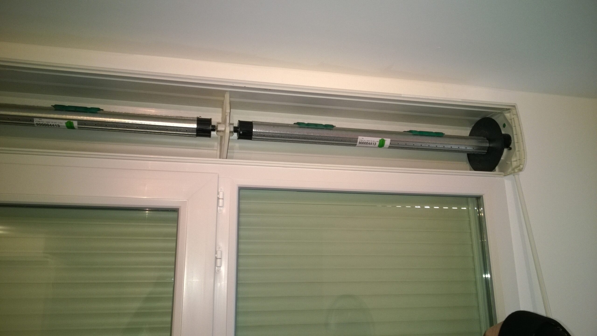 Astuces pour descendre un volet roulant électrique bloqué en haut