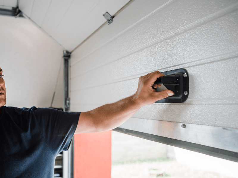 Comment ouvrir une porte de garage manuellement ?