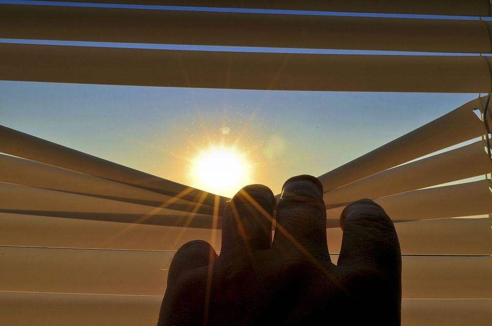 Comment protéger ses vitres du soleil ?