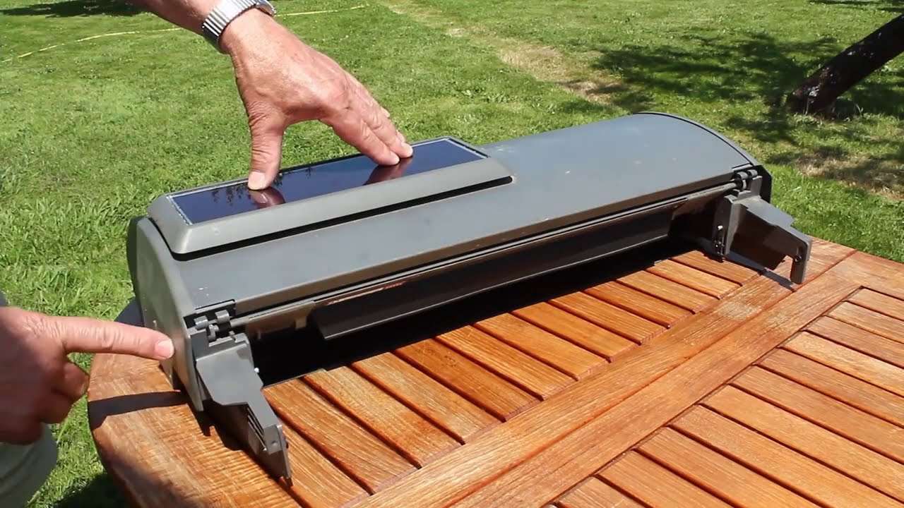 Comment changer batterie de volet solaire velux ?