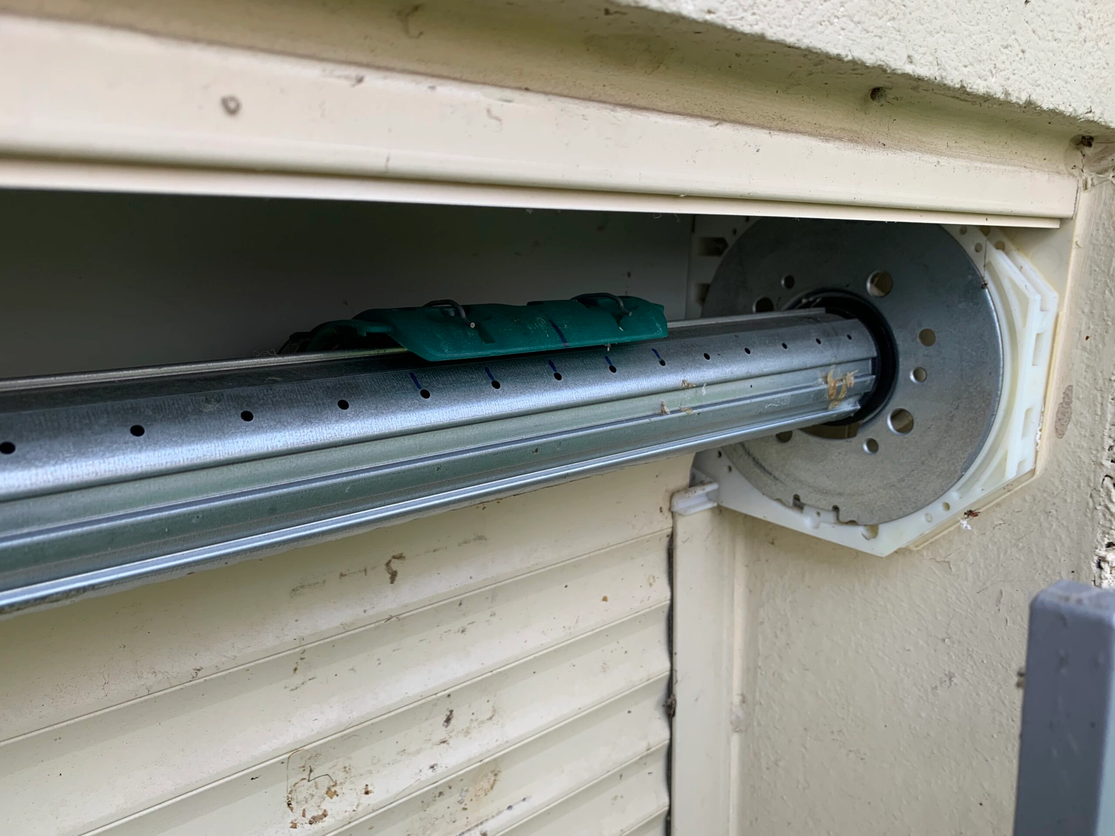 Comment changer moteur volet roulant ? Étapes pratiques