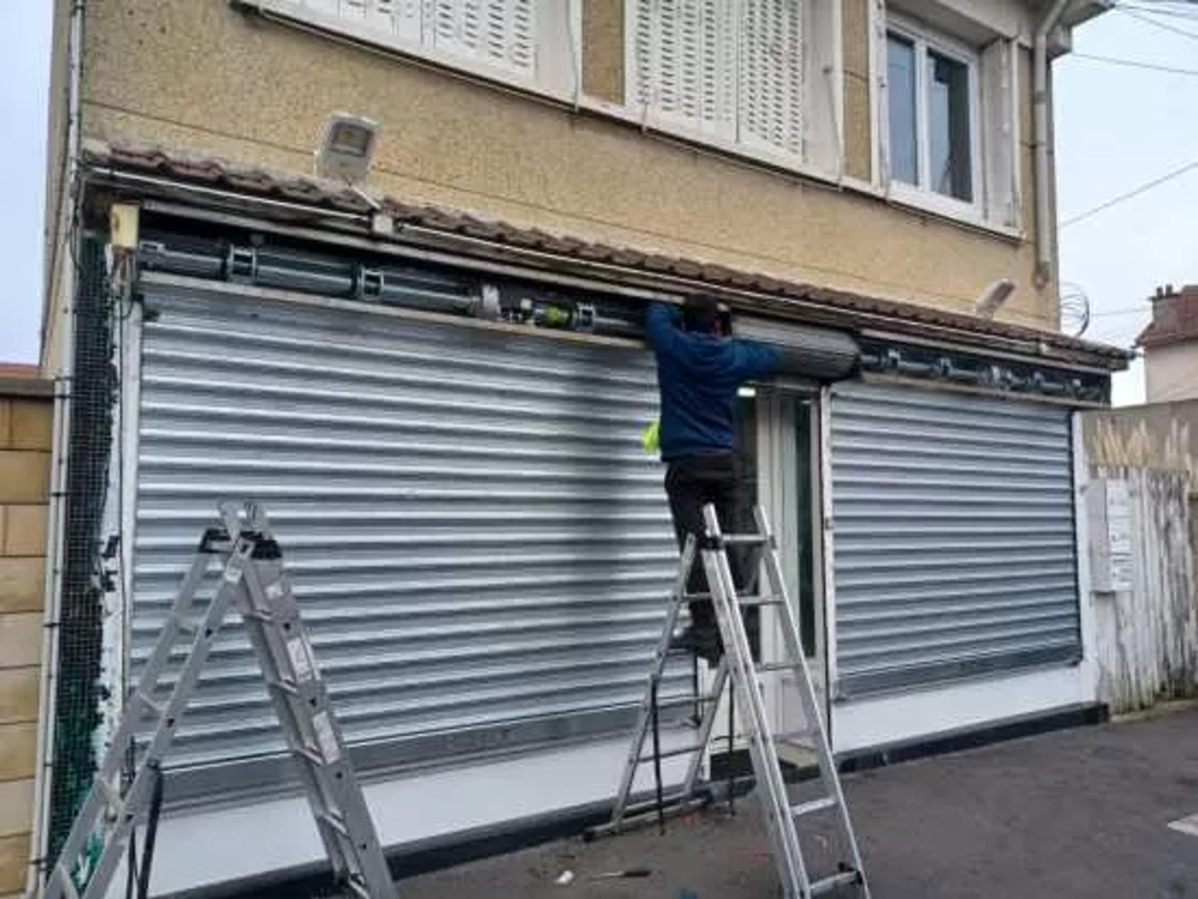 Réparation de rideaux métalliques Combs La ville : les problèmes fréquents