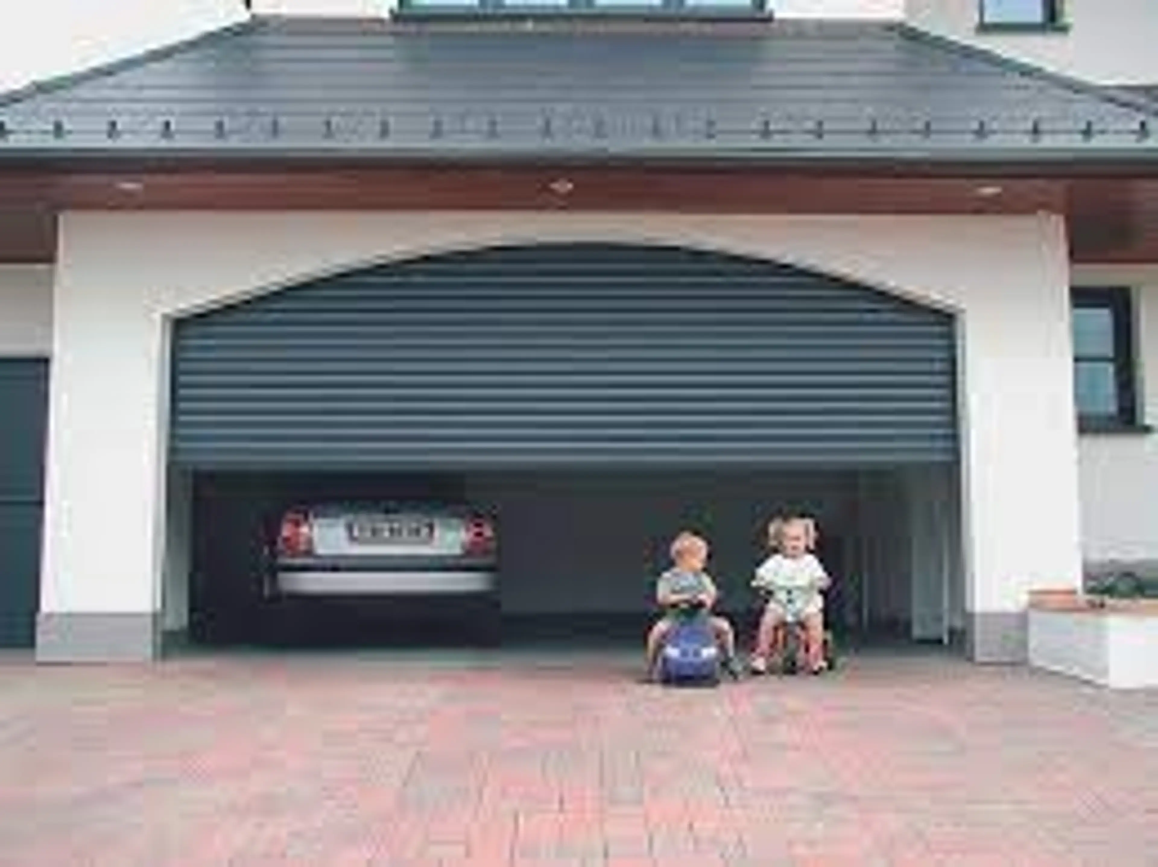 Porte de garage sectionnelle isolée : le meilleur choix