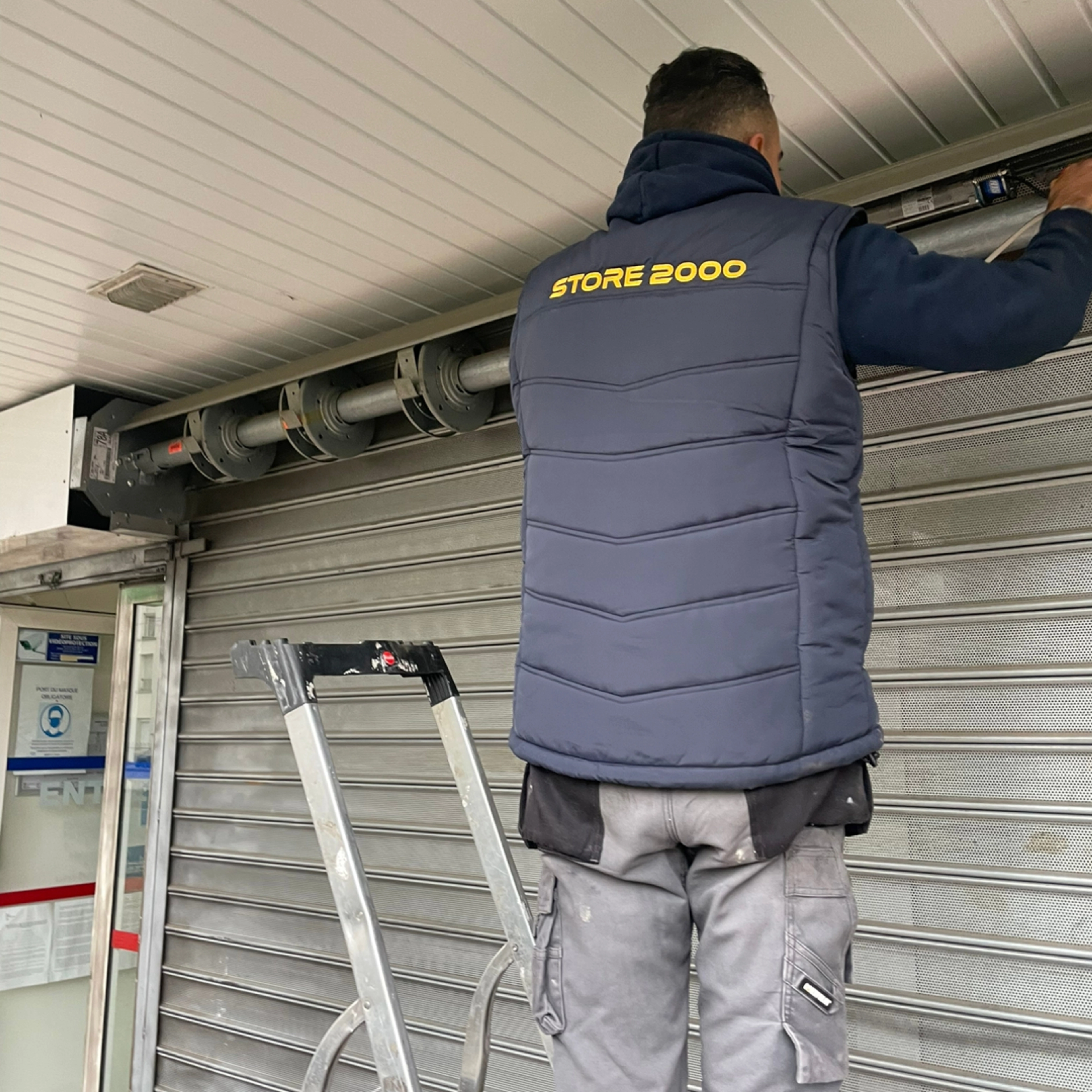 Store 2000 : Service de dépannage de rideaux métalliques à Lyon