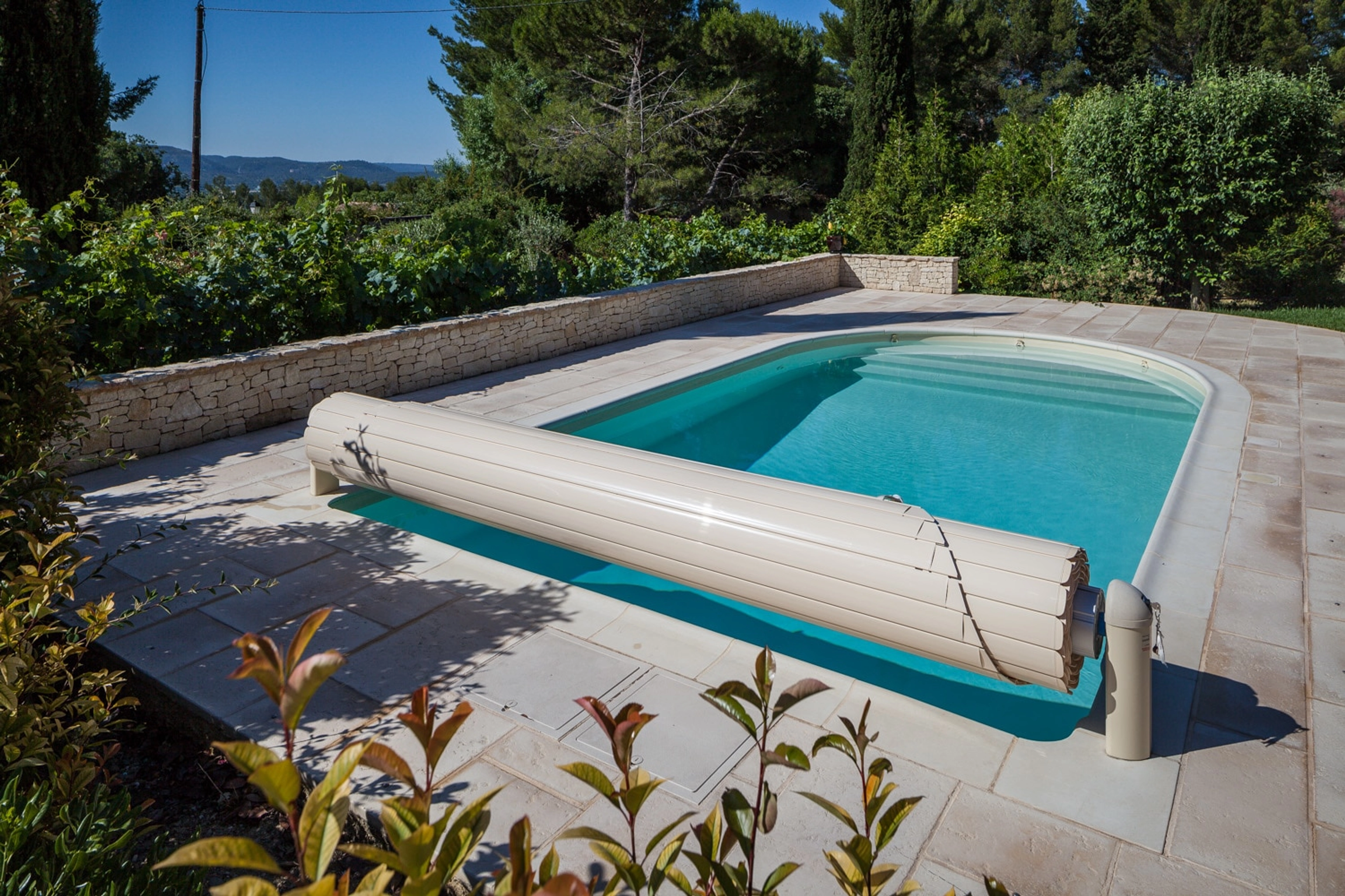 Inconvénient volet piscine immergé : Ce qu’il faut savoir avant d’investir
