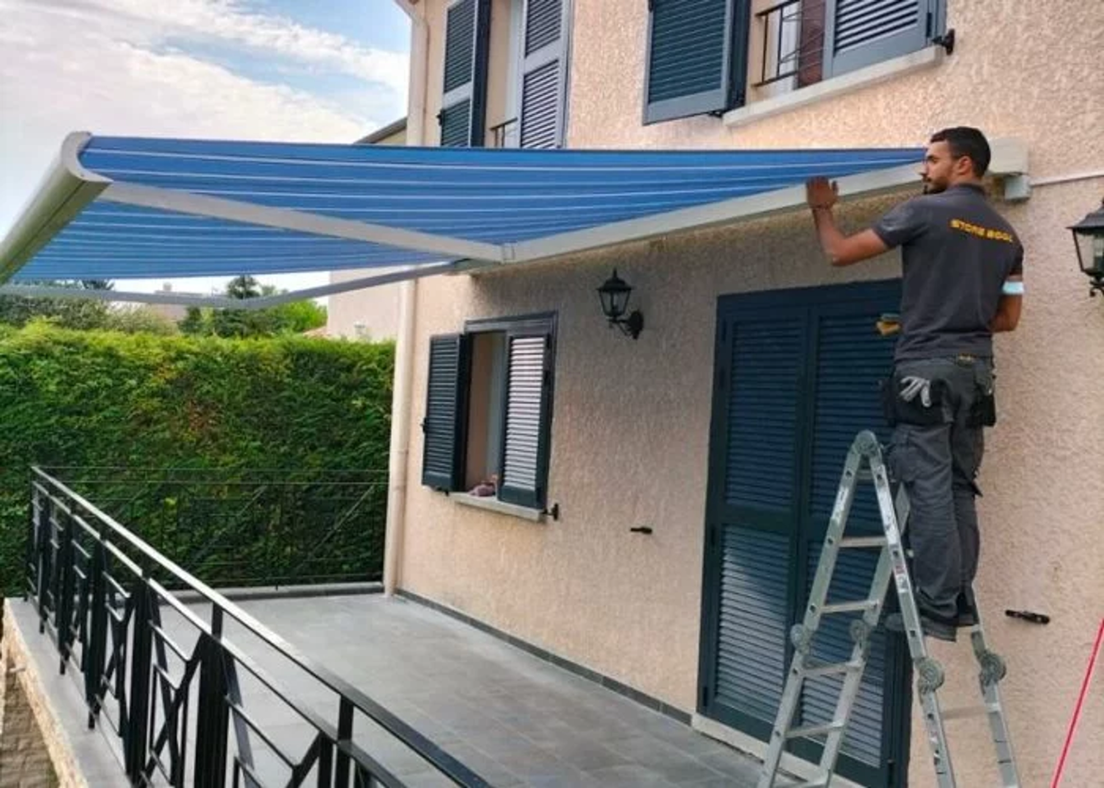 Comment installer un panneau solaire sur pergola ?