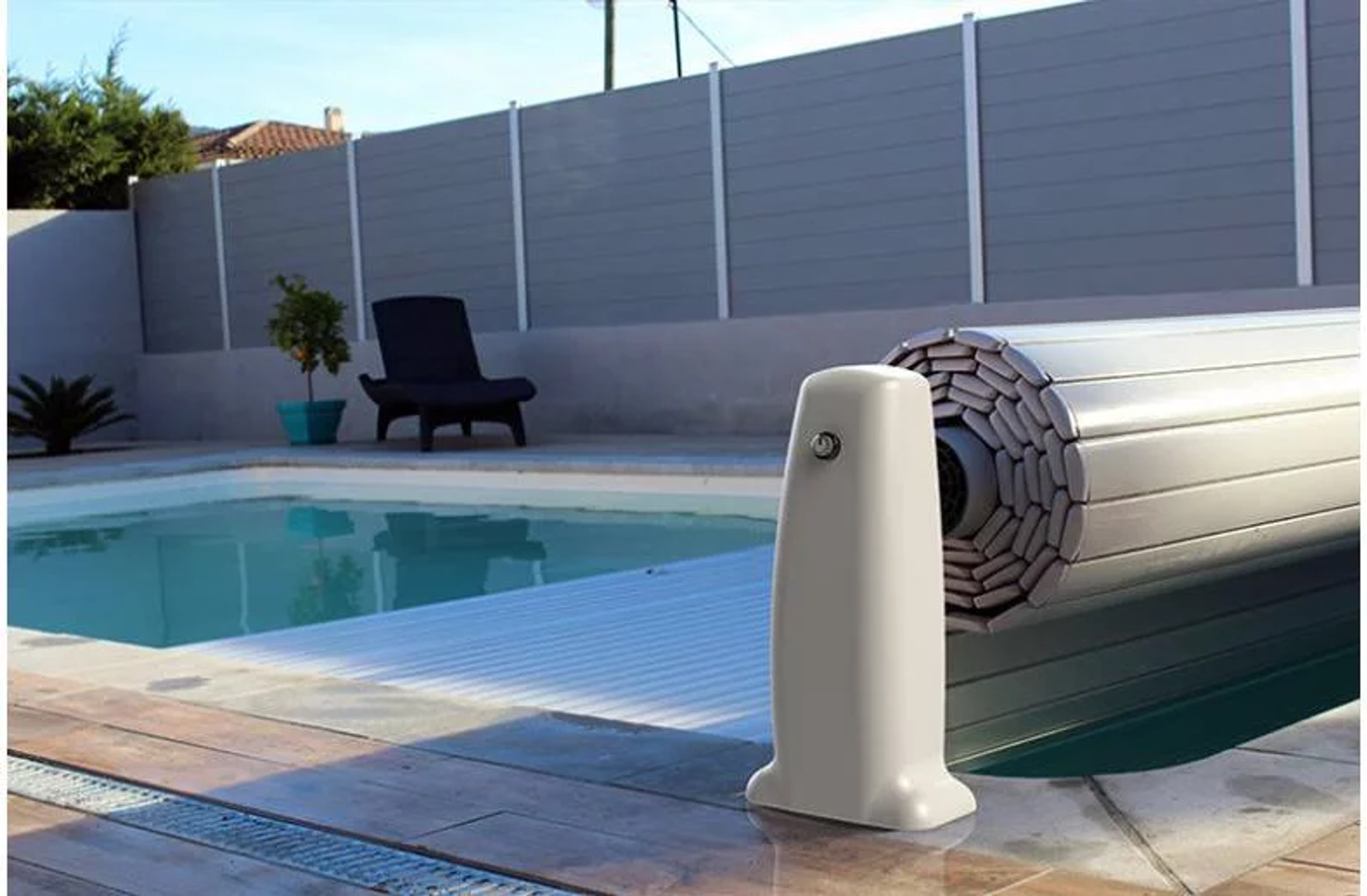 Volet Roulant Solaire Piscine : tout savoir