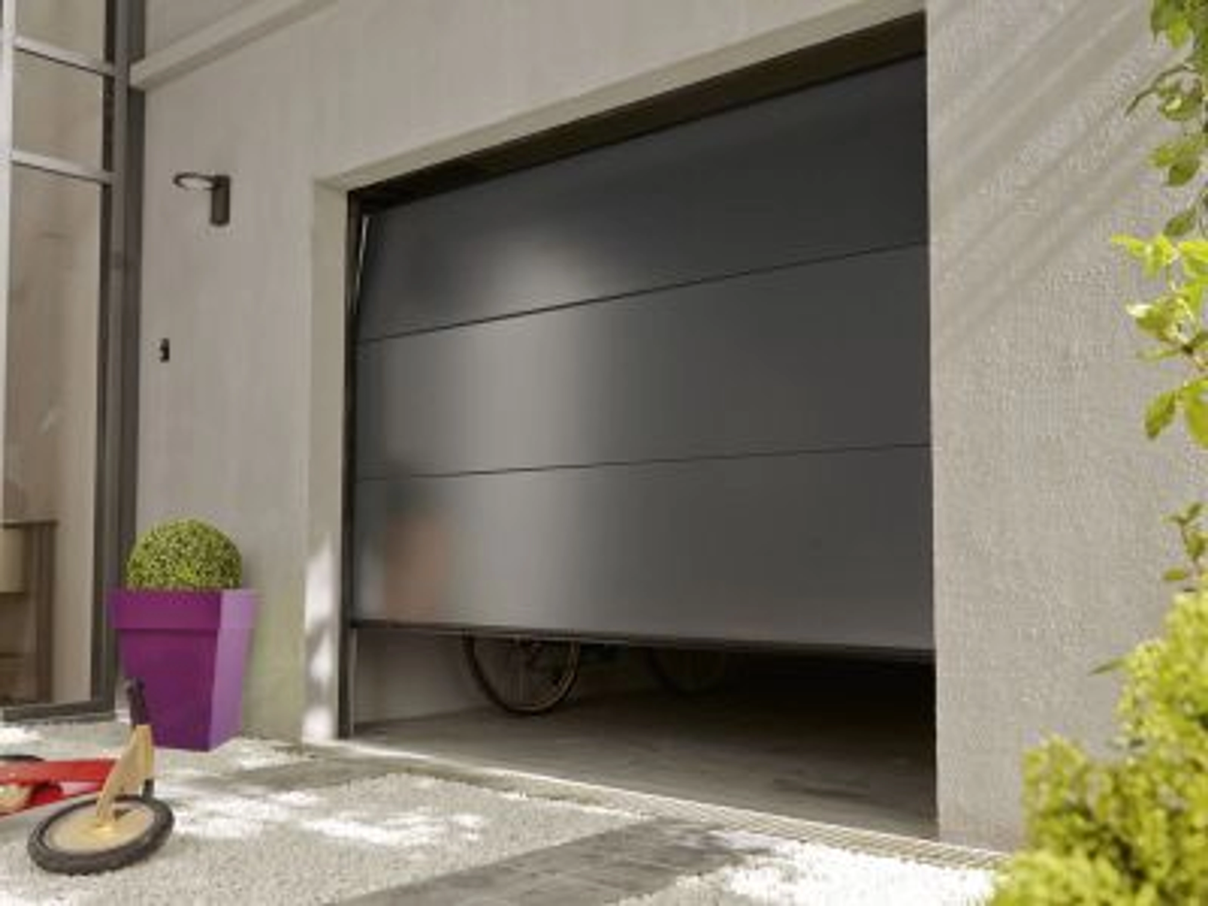 Comment installer une porte de garage basculante ?