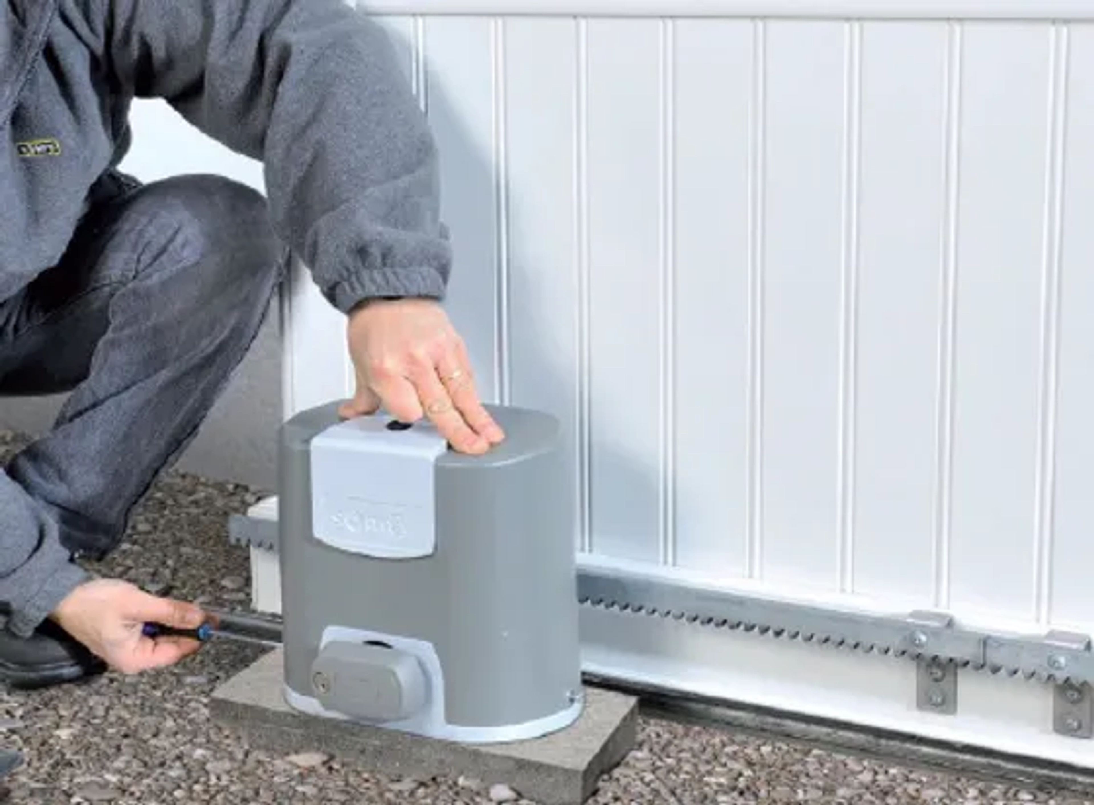 Comment utiliser une clé débrayage pour un portail automatique?