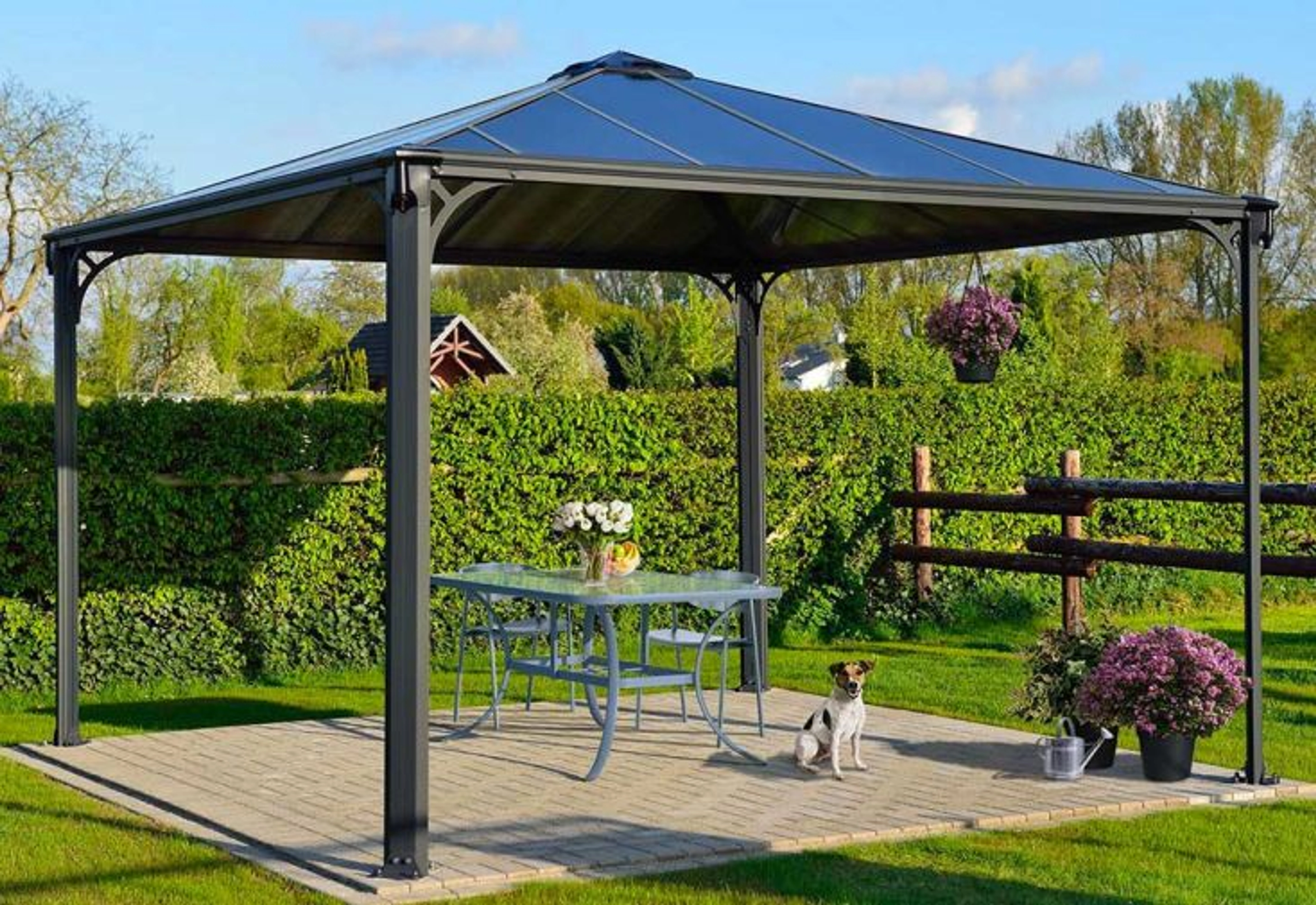 Pergola ou tonnelle, quelle est la meilleure option pour votre espace extérieur ?