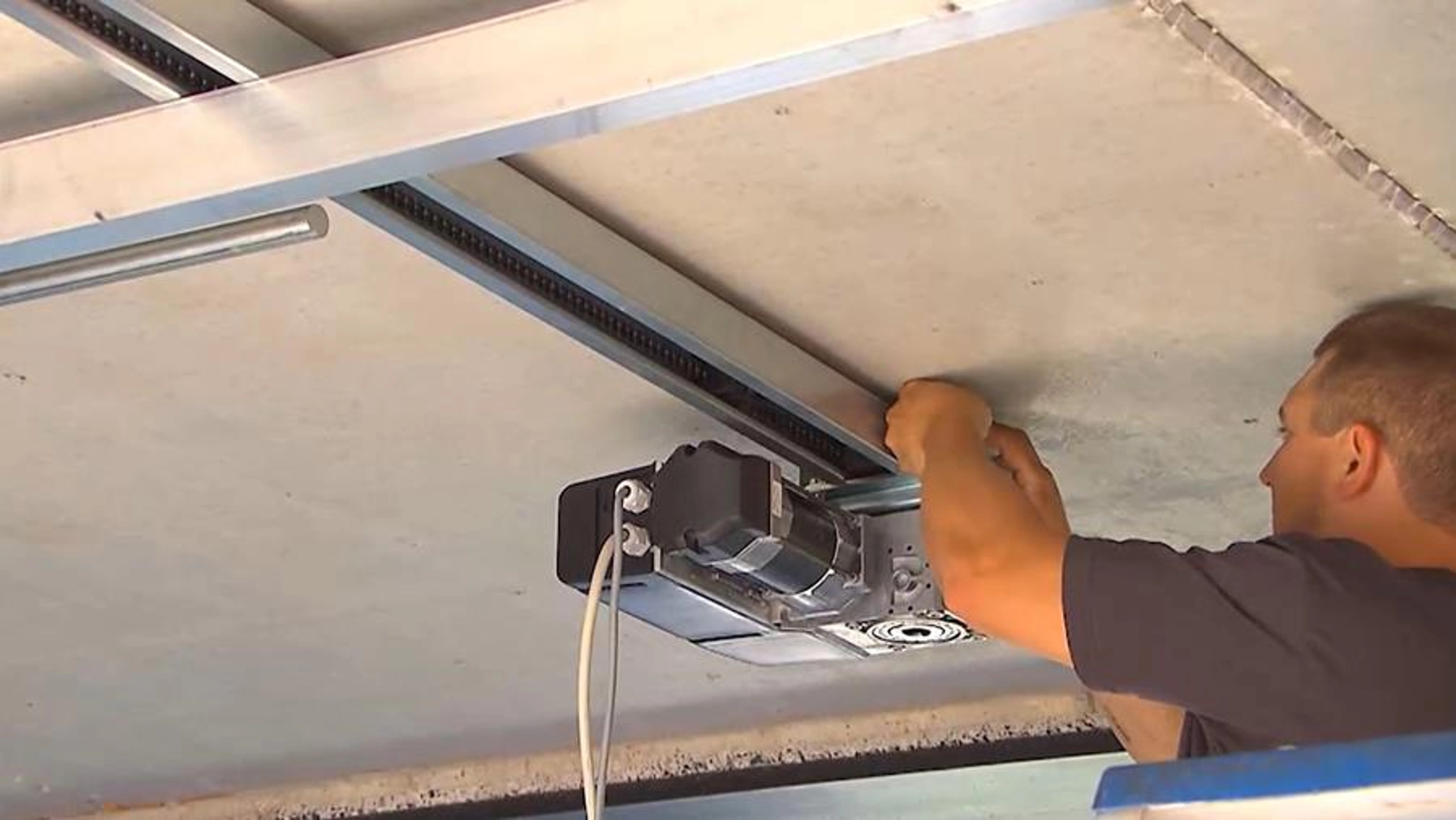 Prix pose porte de garage : Tout savoir sur les tarifs