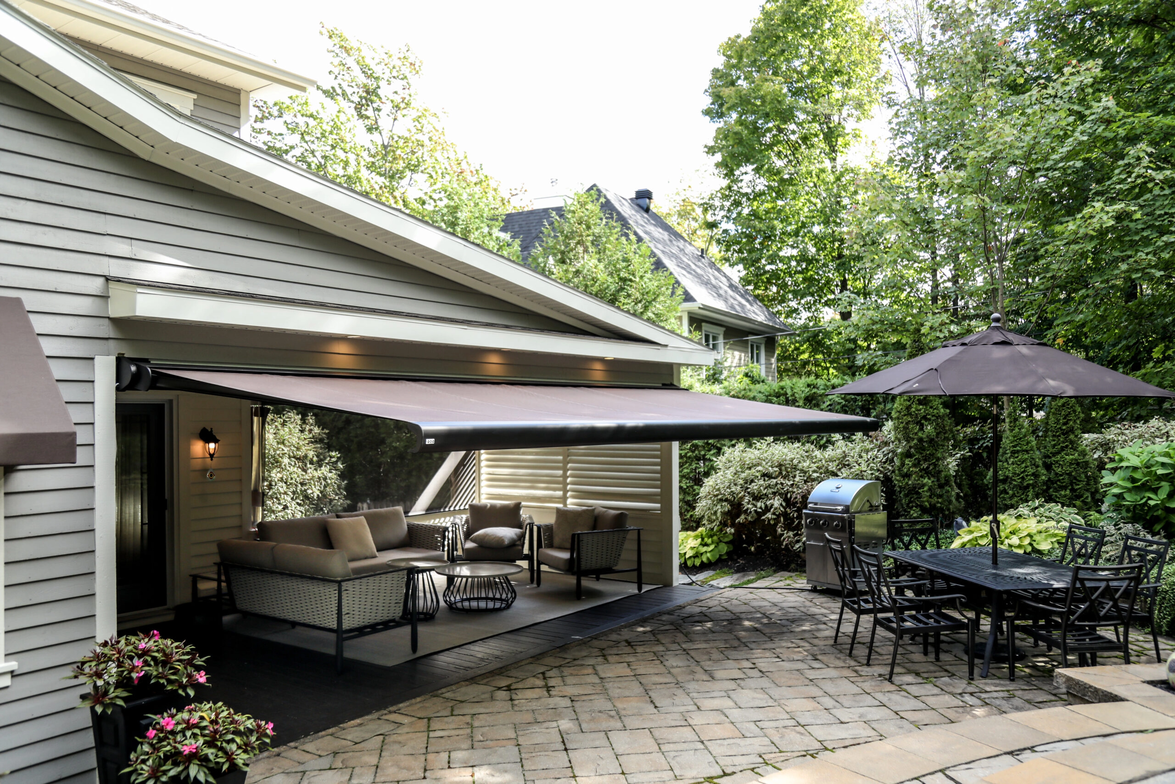 Comment installer un auvent rétractable sans perçage ?