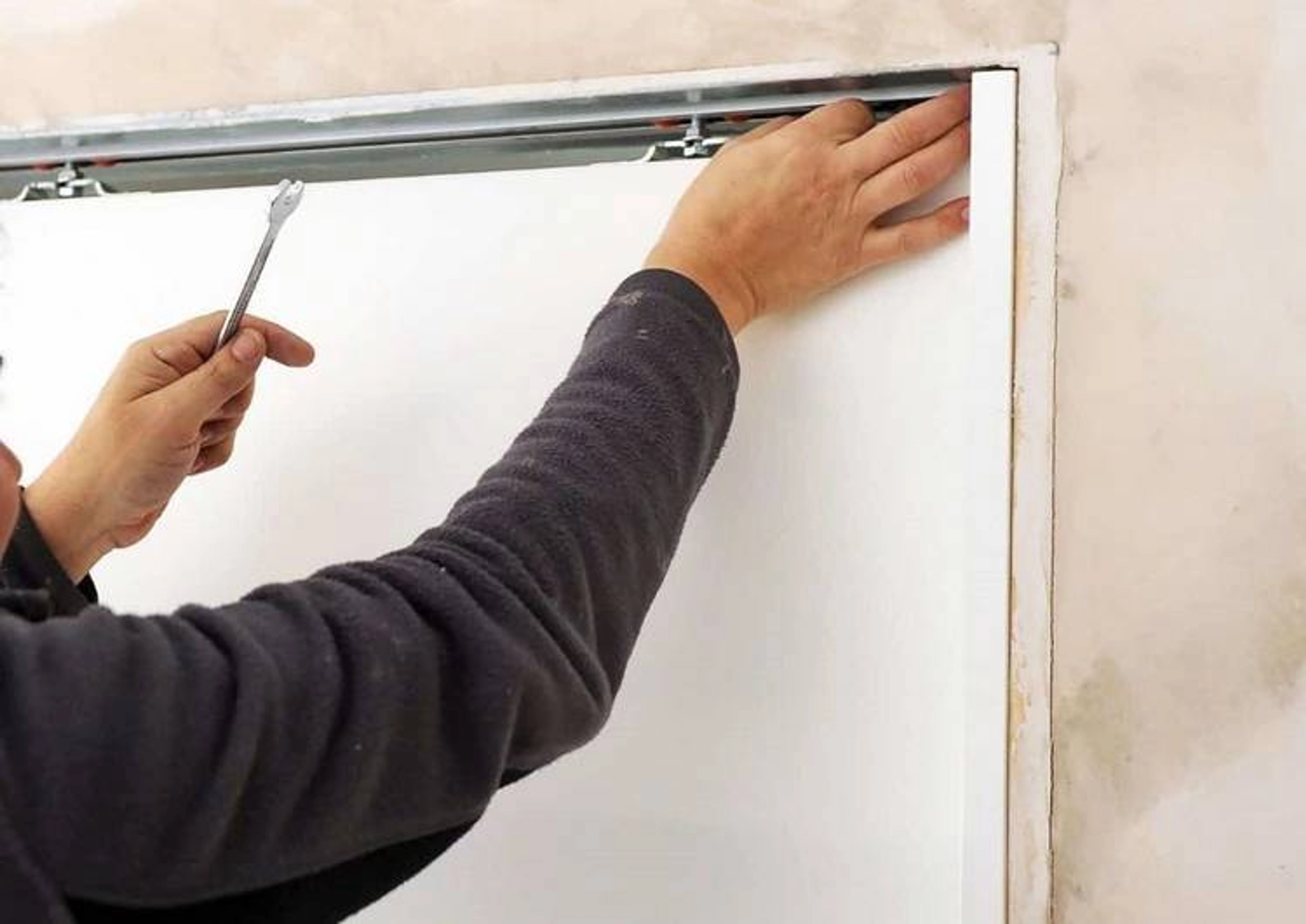 Comment bloquer une porte coulissante ?