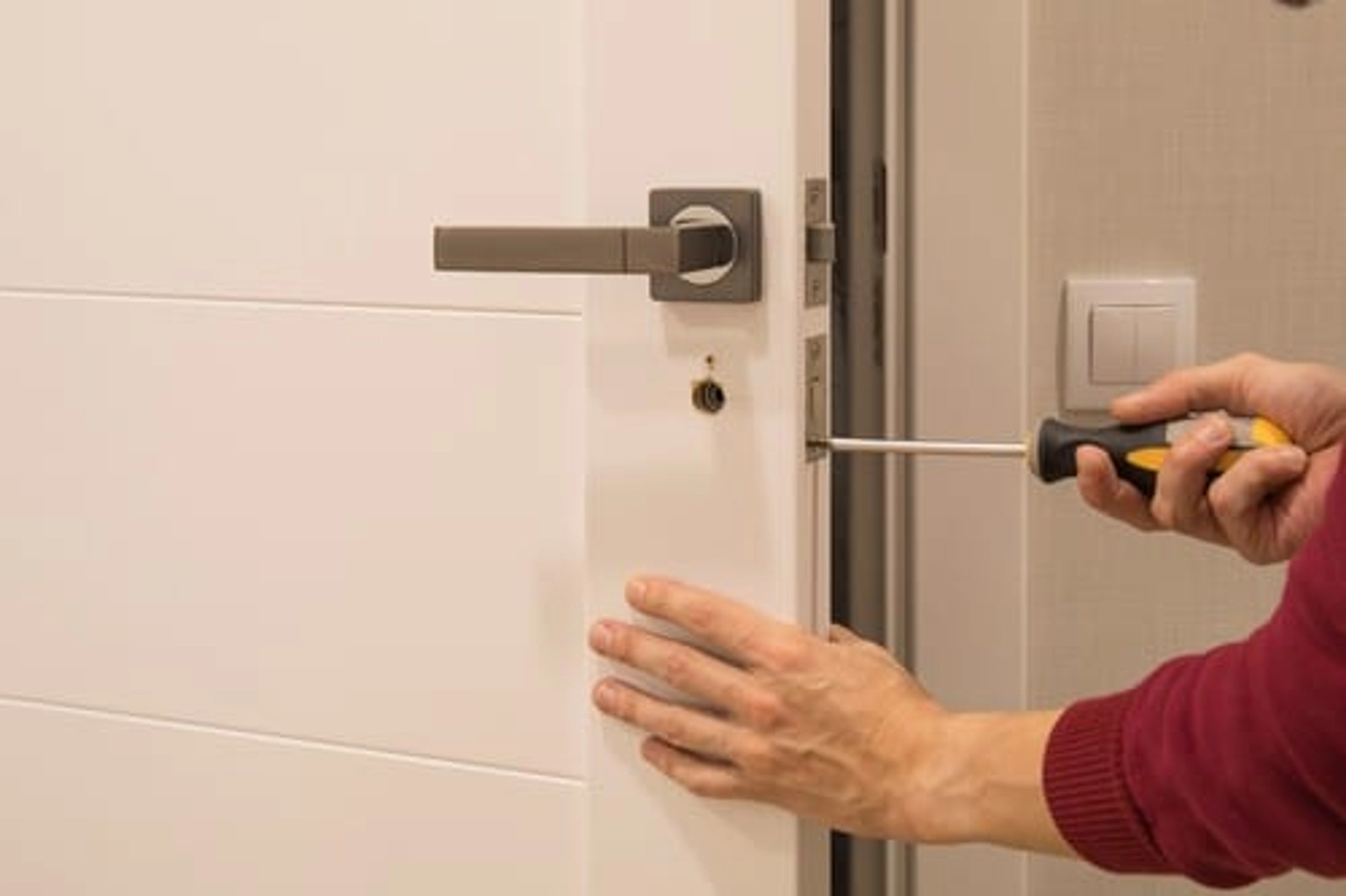 Comment ouvrir une porte claquée ?