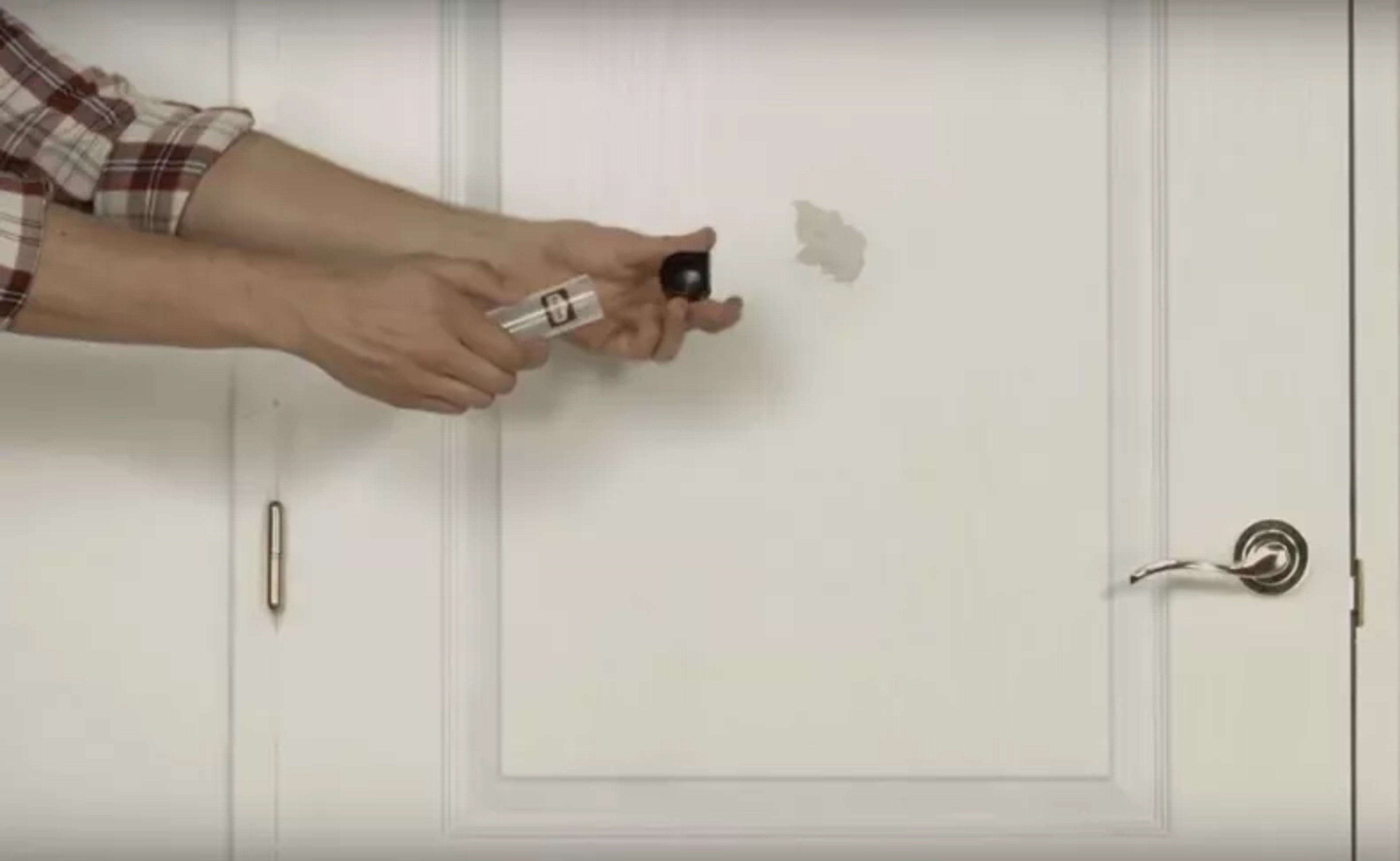 Comment réparer un trou dans une porte ?