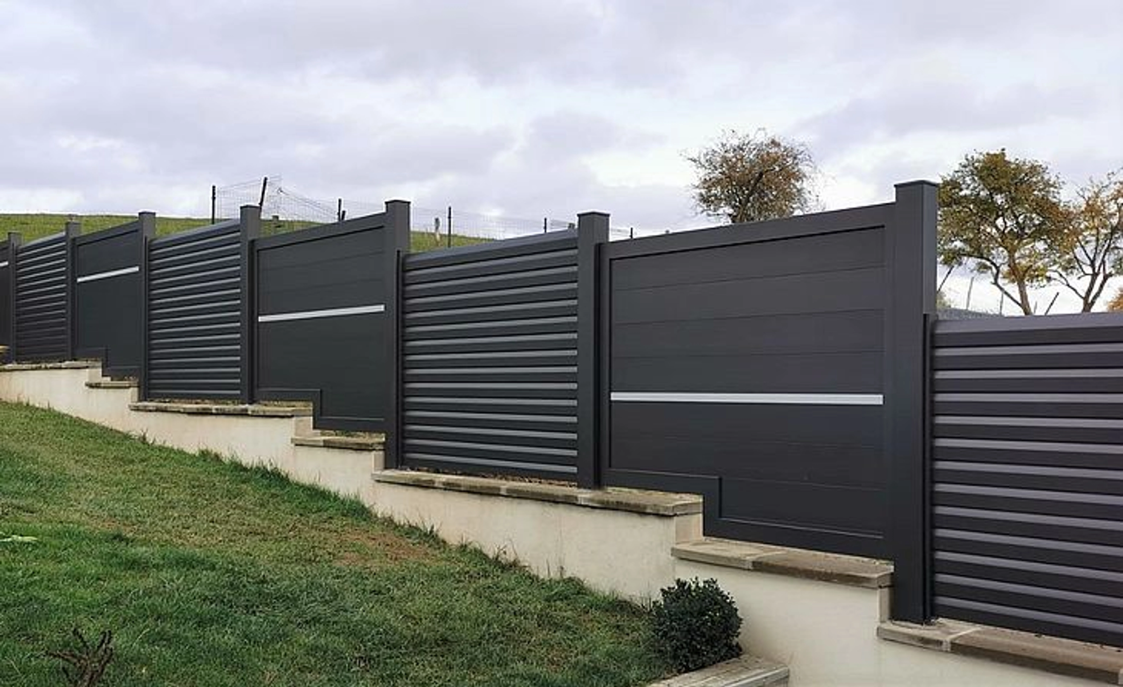 Prix clôture aluminium : quel budget prévoir ?