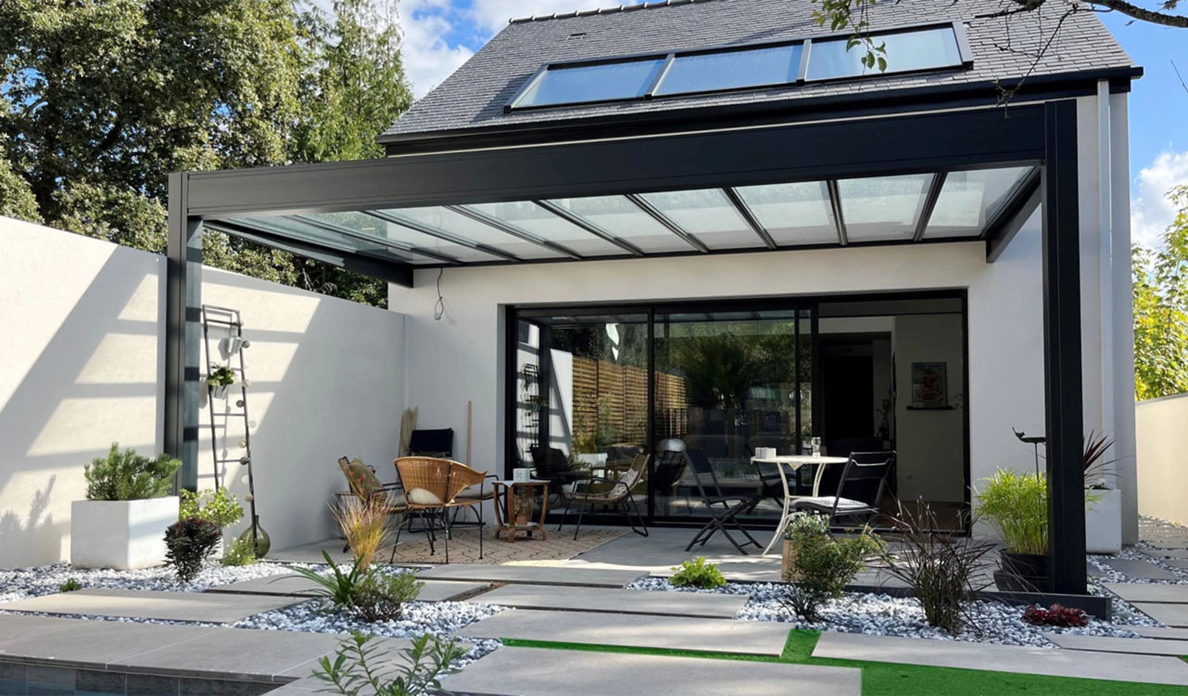 Comment fixer une canisse sur pergola ?