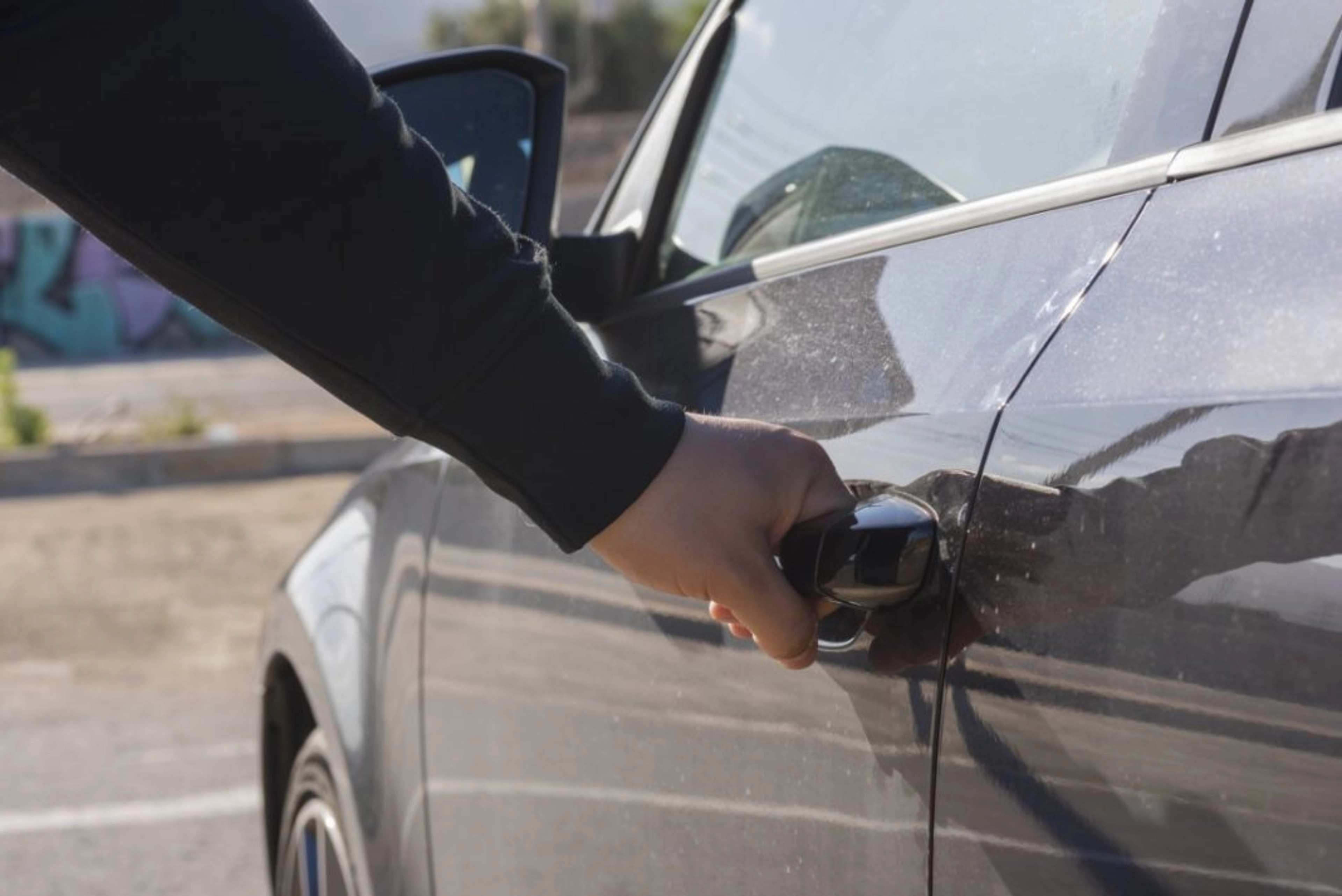 Comment ouvrir une portière bloquée ?