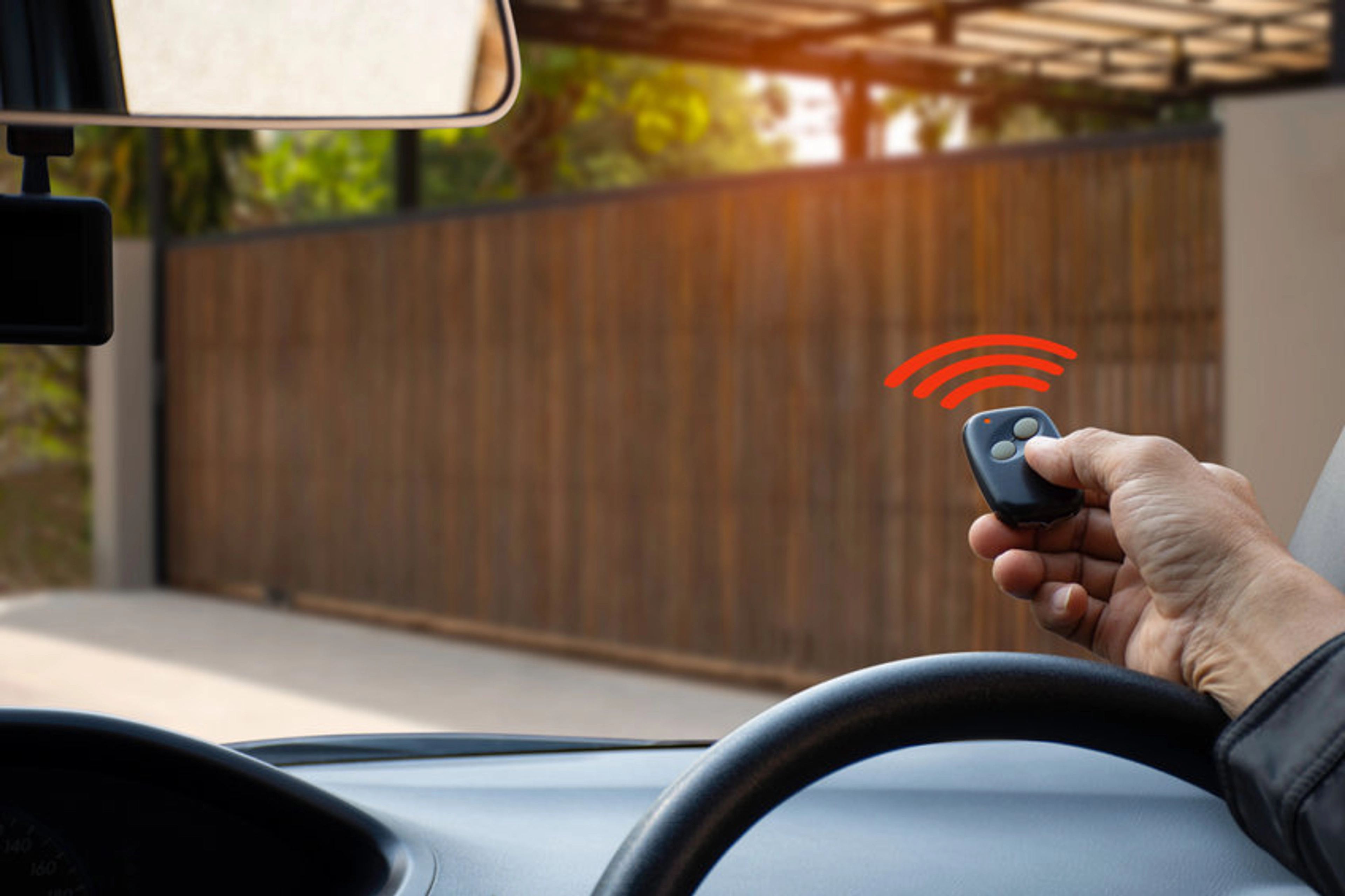 Comment programmer une télécommande Somfy de portail ?