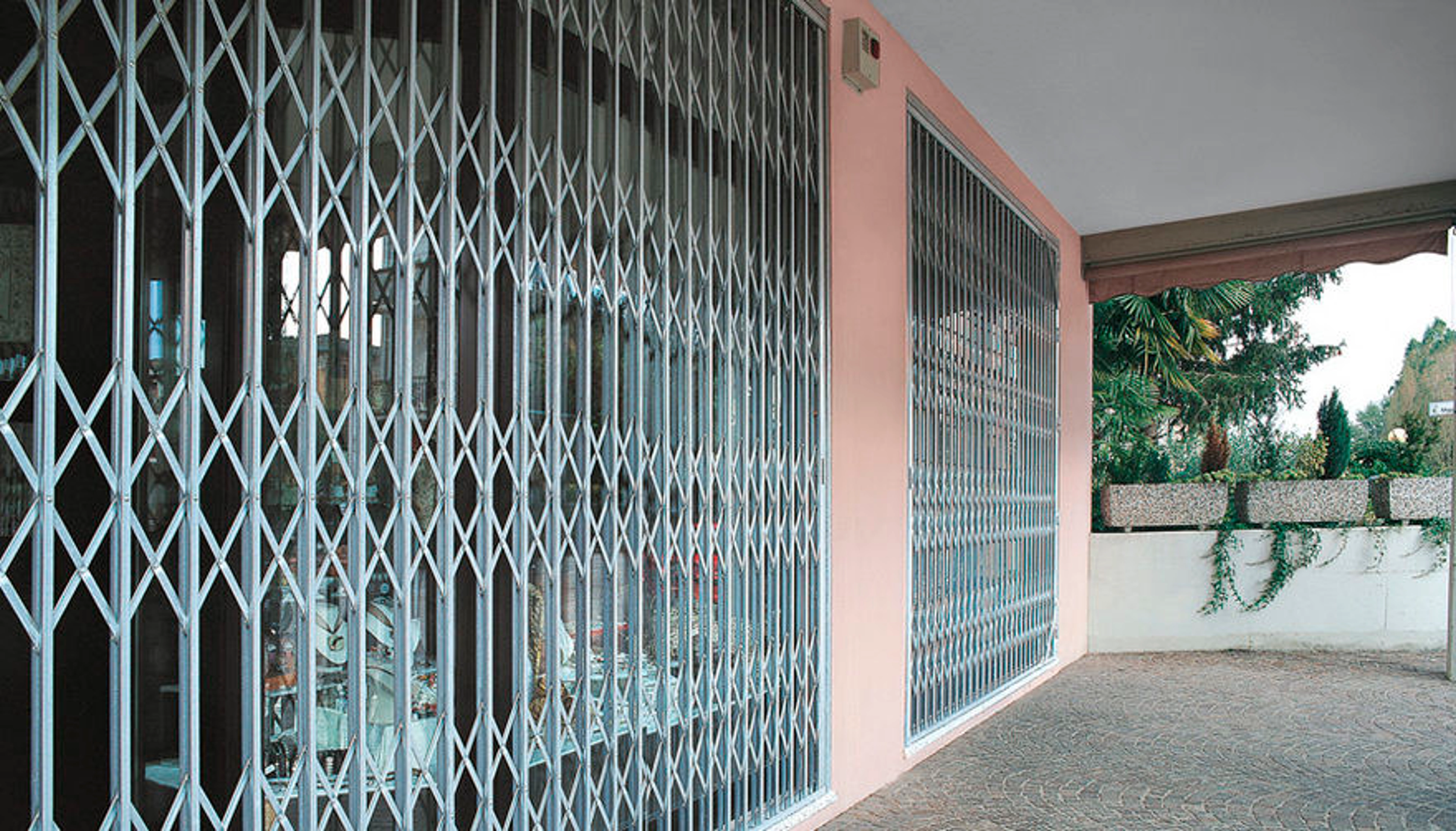 Grille de défense rétractable prix et guide d’achat