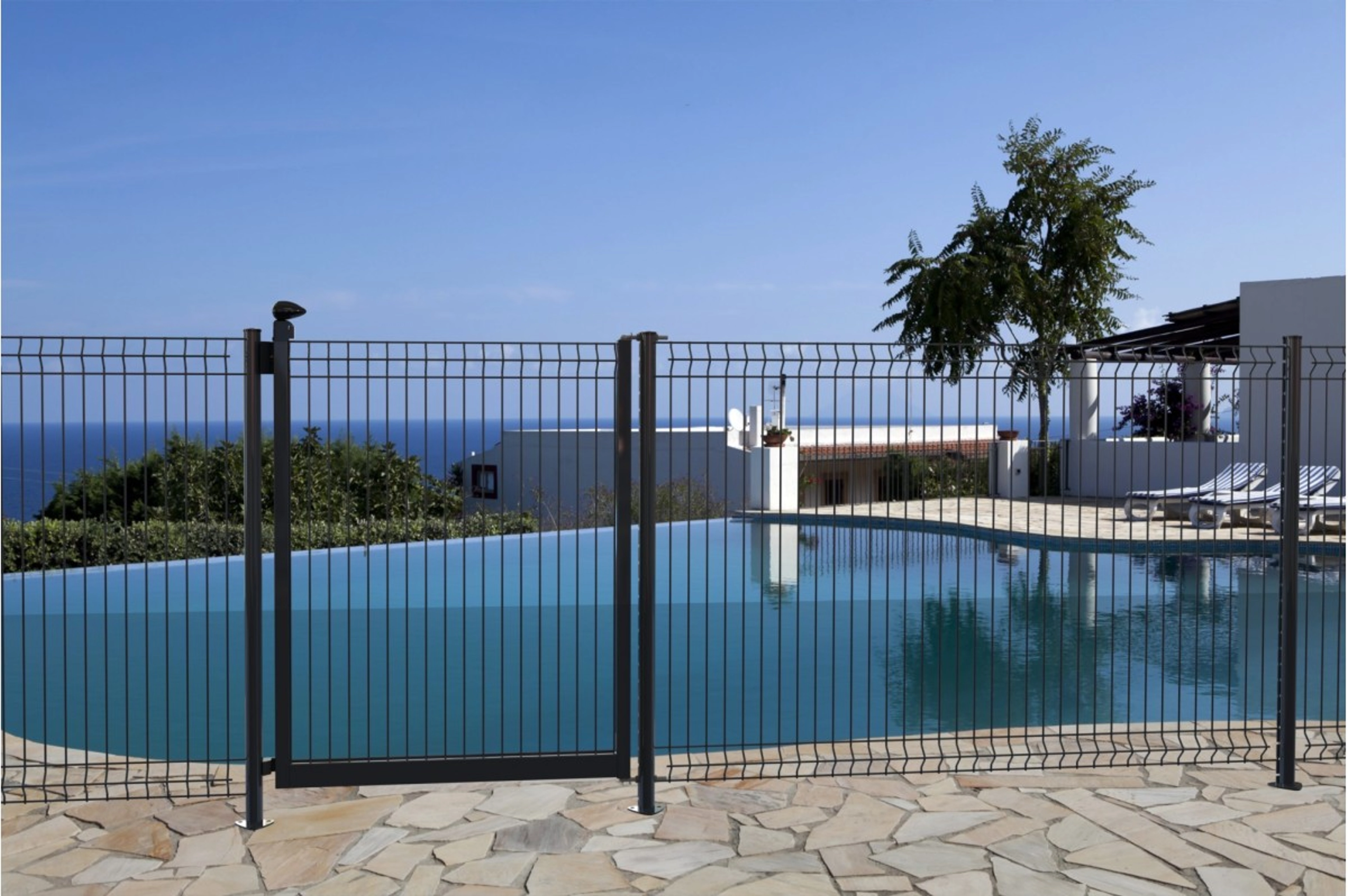 Comment poser un portillon pour piscine ?