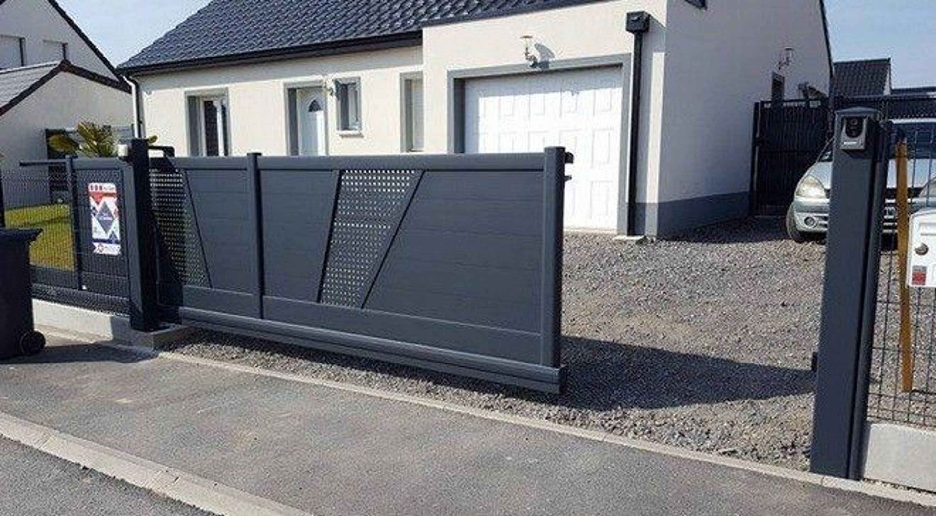 Comment raviver la couleur d’un portail aluminium ?