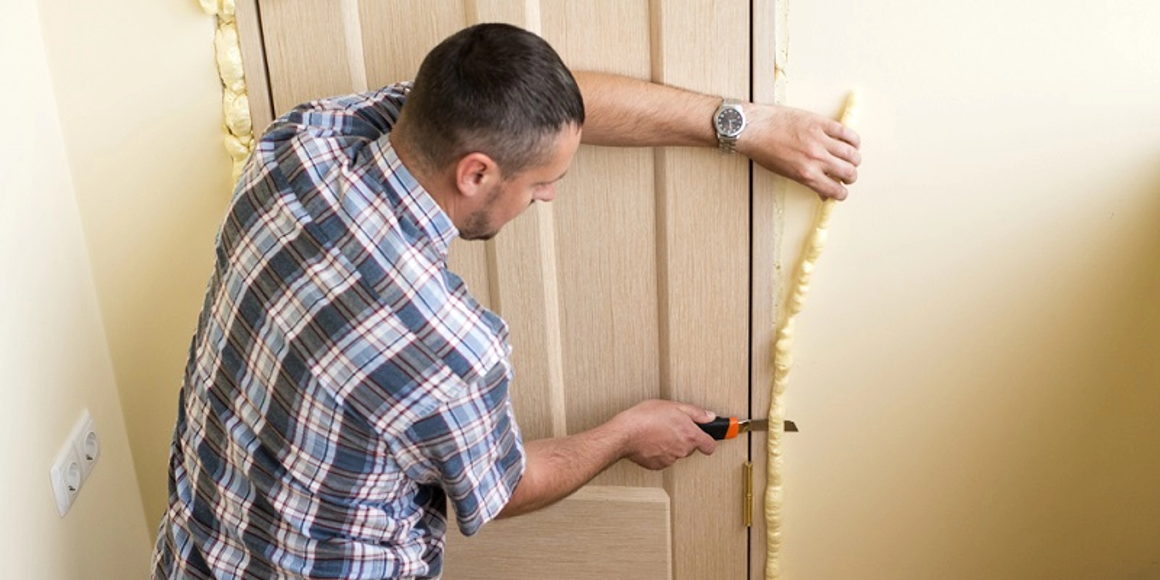 Porte cassée : faut-il changer ou réparer ?