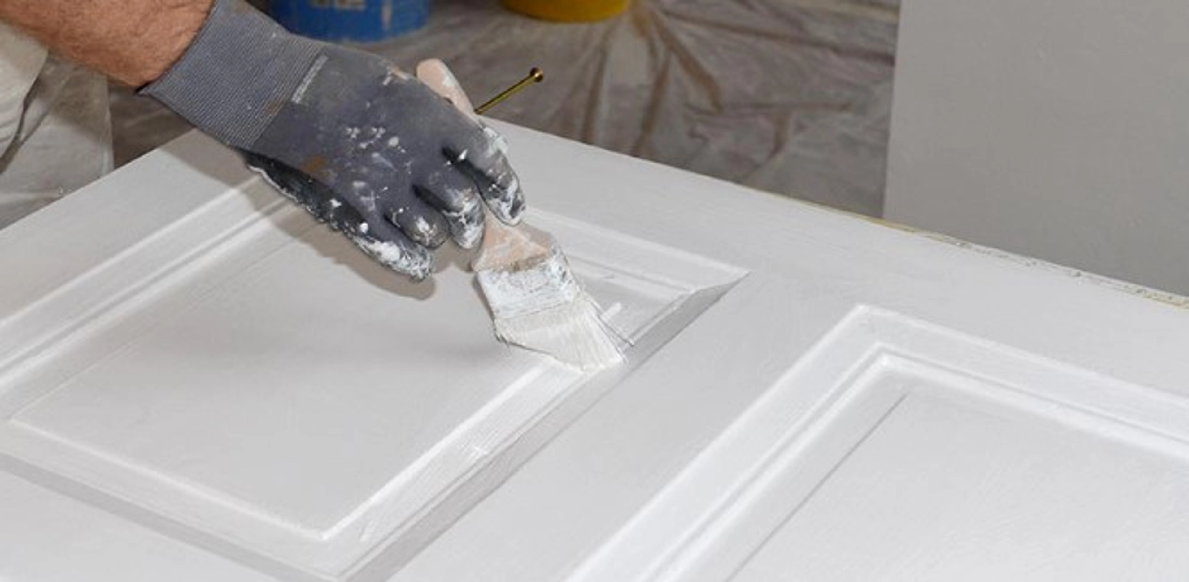 Peinture porte intérieure mat ou satin : que choisir ?