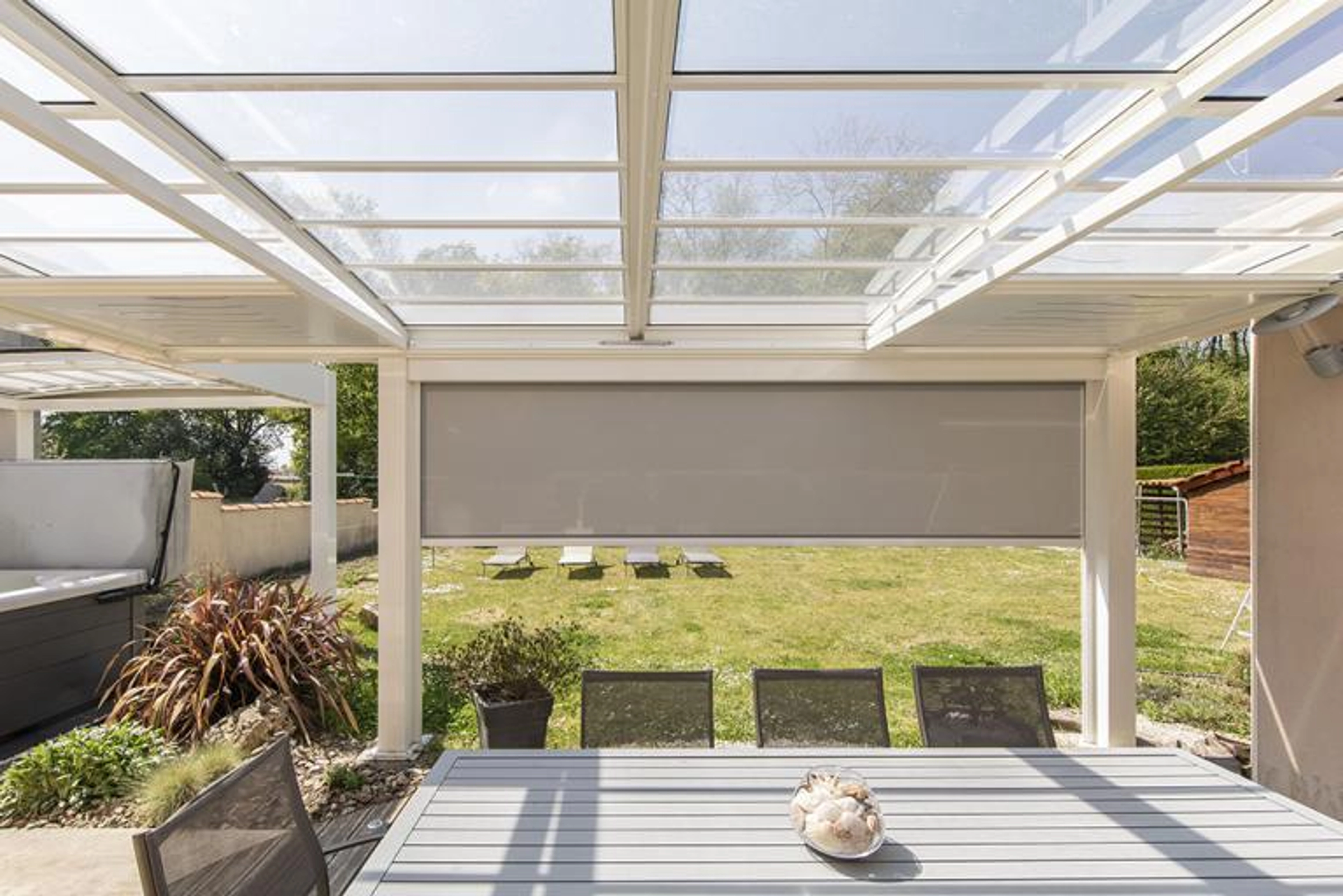 Pergola polycarbonate : les inconvénients à connaître