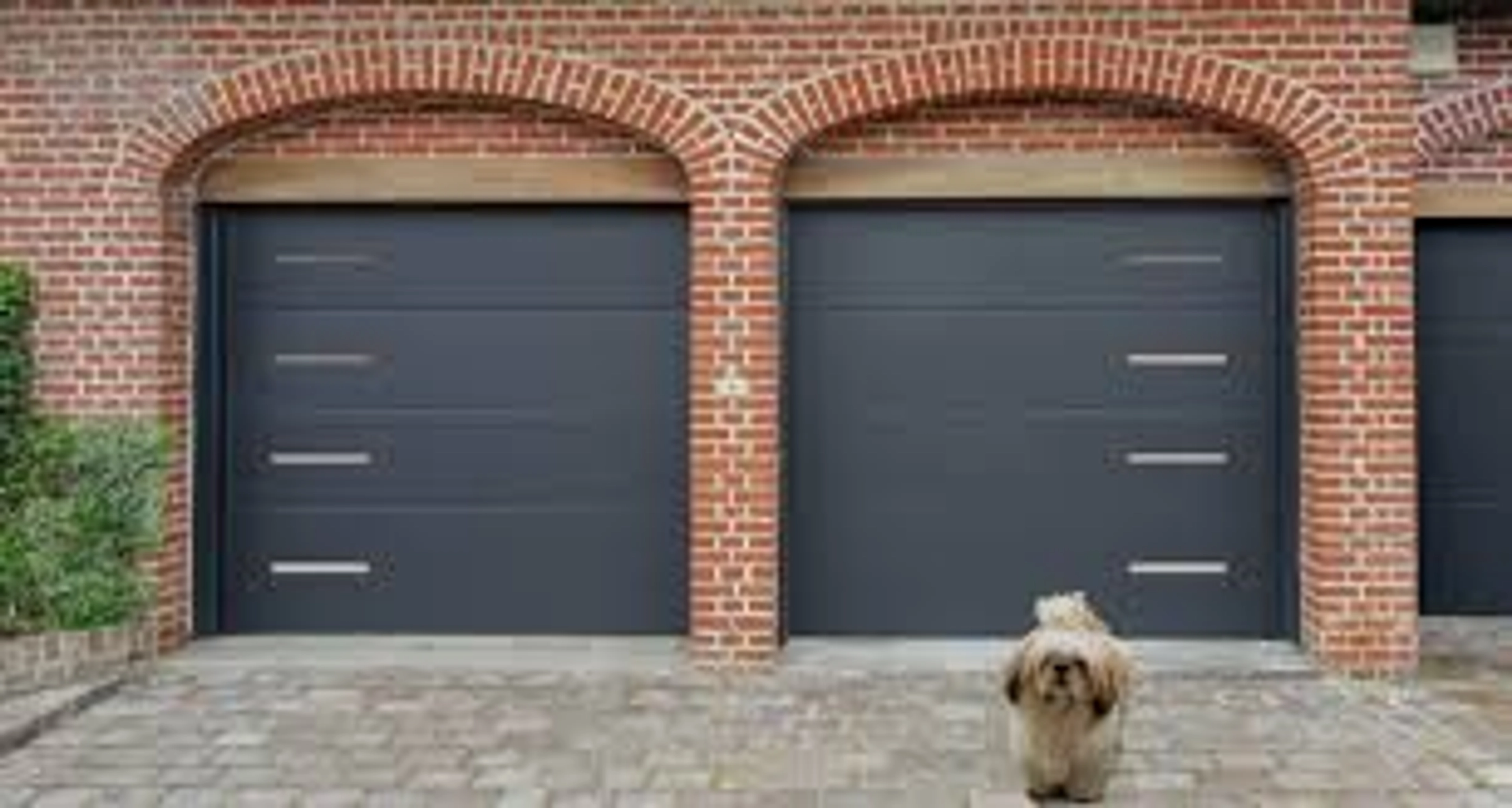 Quel budget pour une porte de garage anti-inondation ?