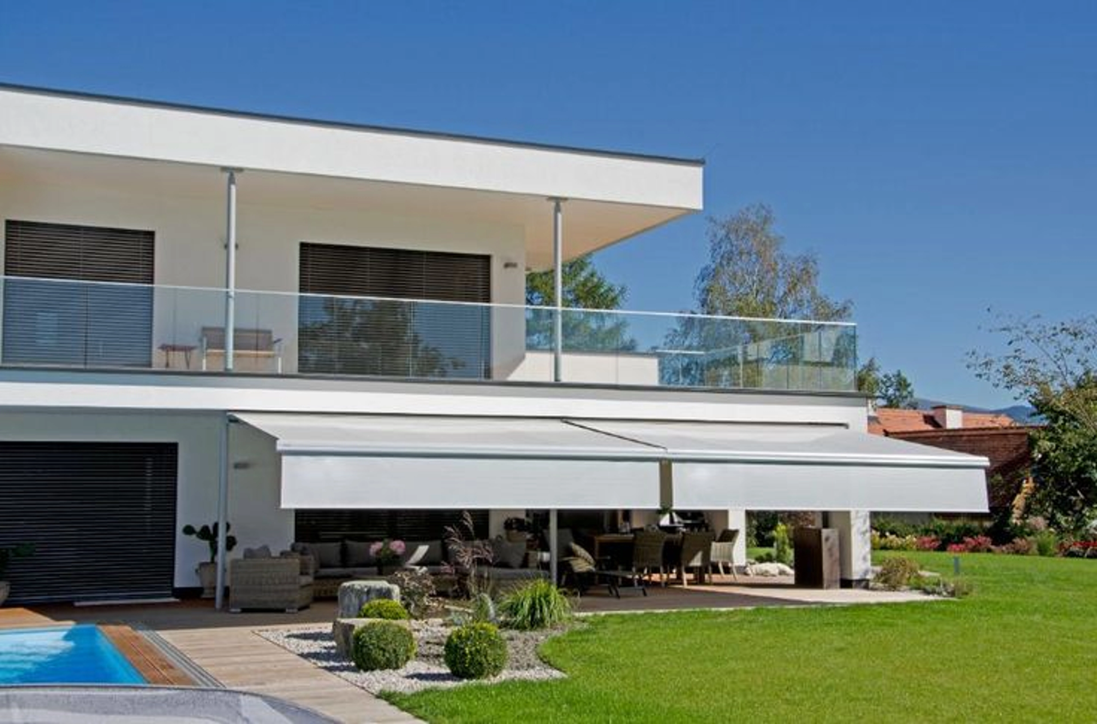 Comment réparer un store banne bloqué ouvert ?