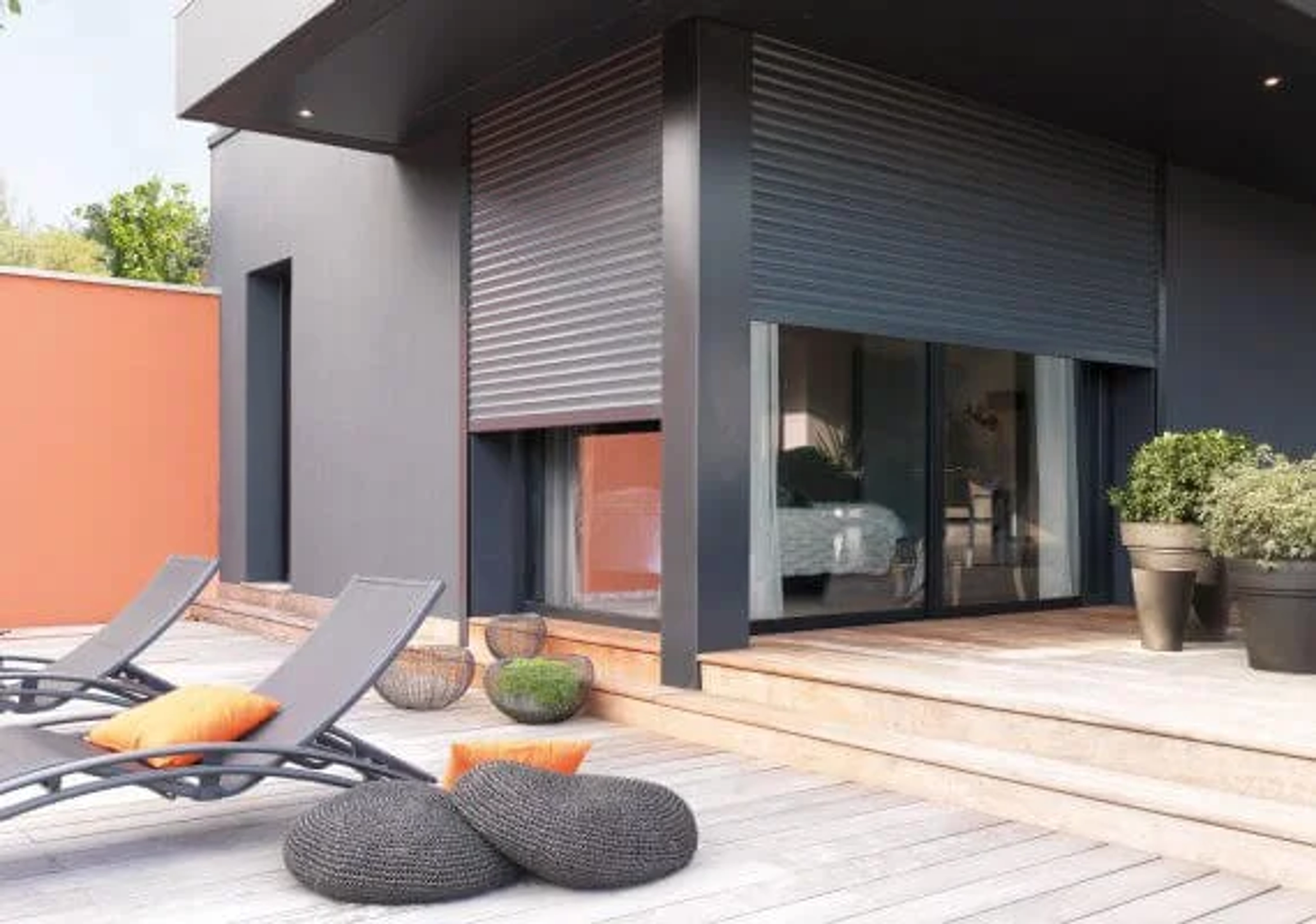 Faut-il fermer les volets quand on part au travail ou en vacances ?
