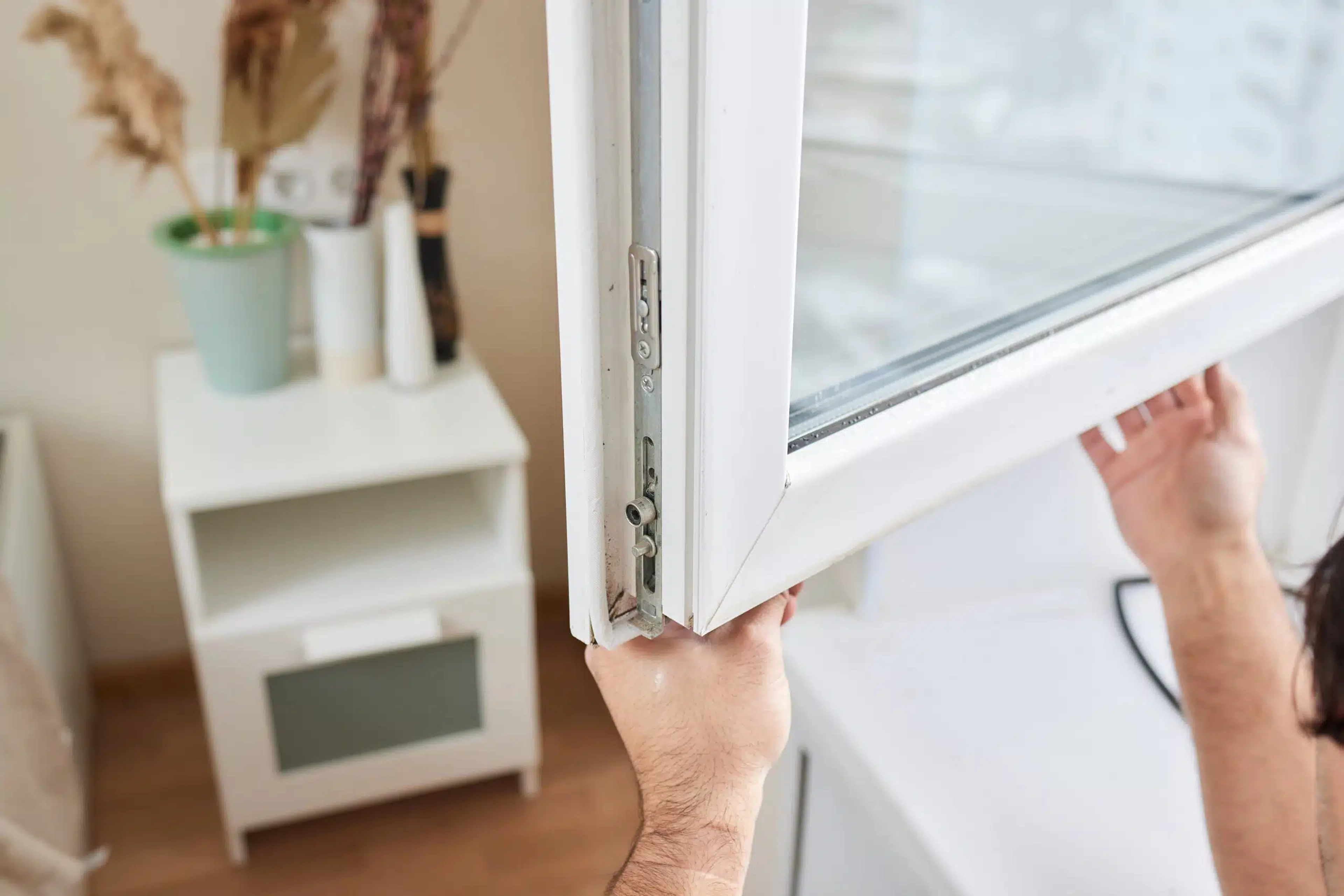 Réparation double vitrage : prix, solutions et conseils pour bien gérer en 2025