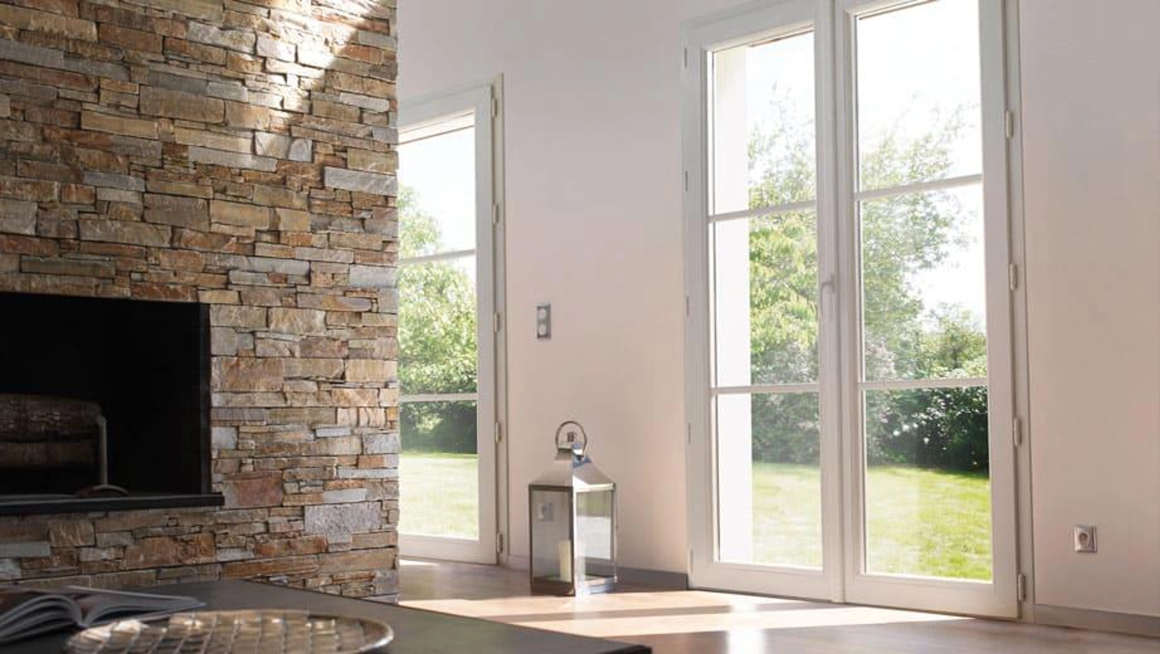 Prix fenêtre triple vitrage PVC : tout savoir pour bien choisir en 2025