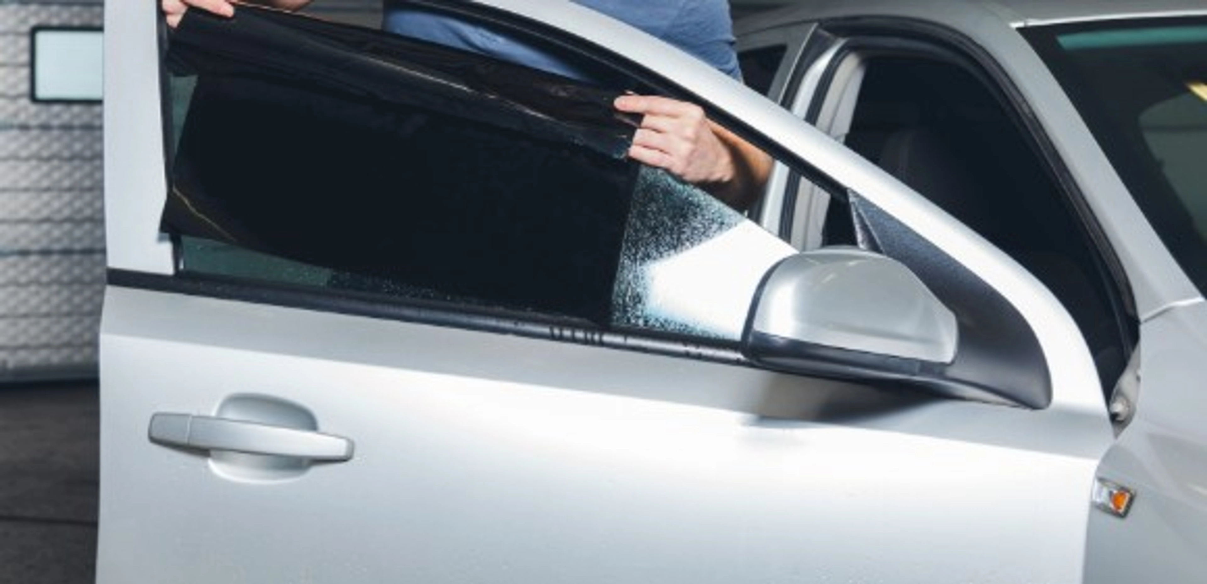 Prix vitre latérale voiture : ce qu’il faut savoir avant de remplacer