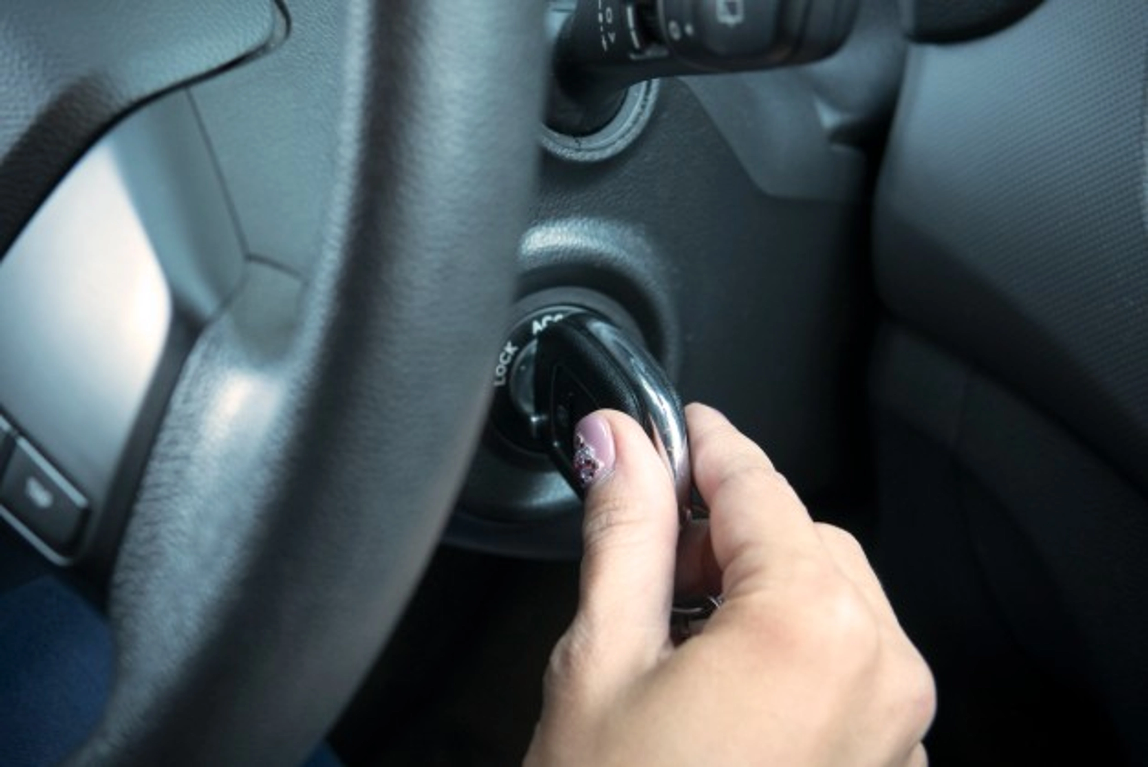 Comment remonter manuellement une vitre électrique ?