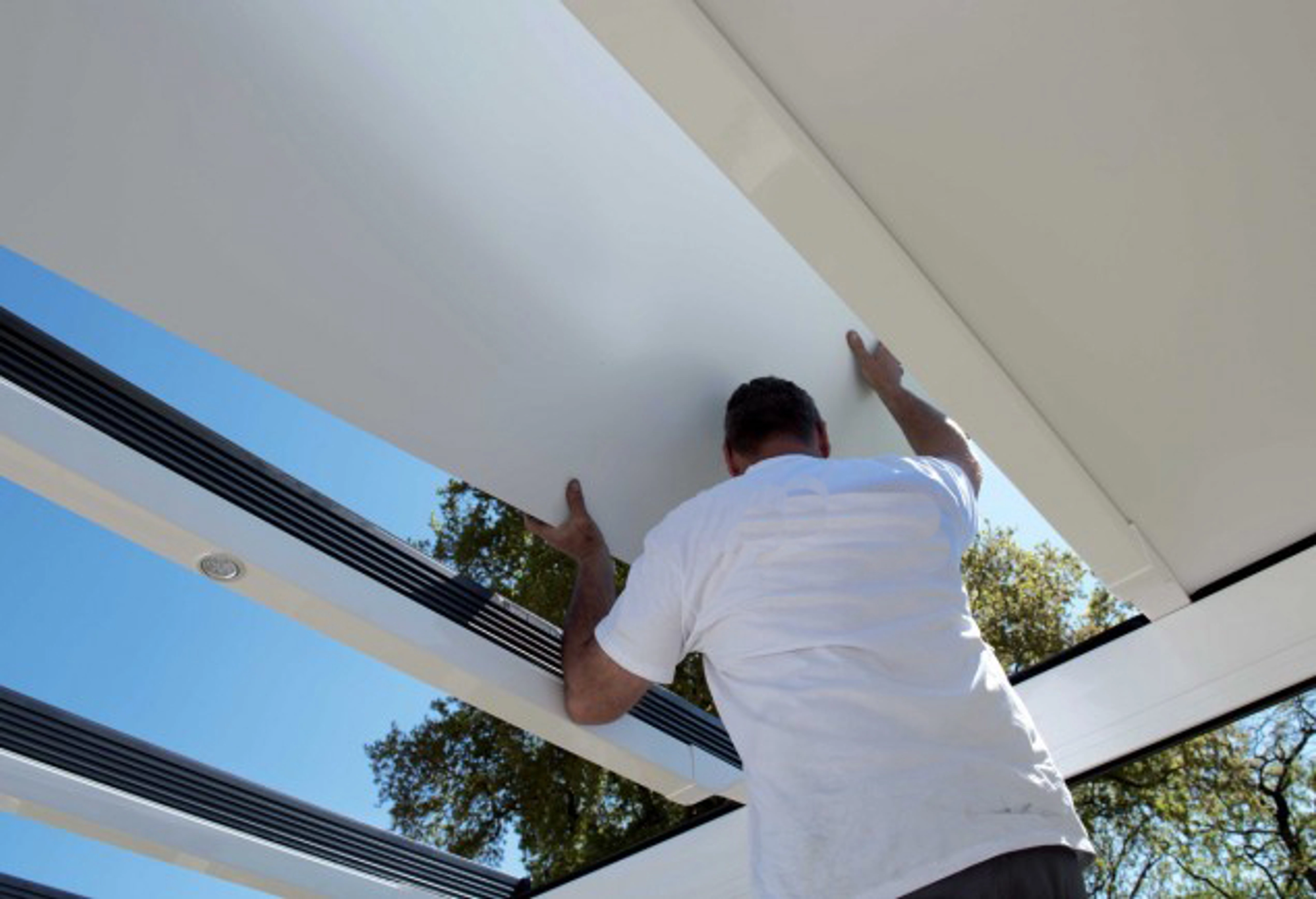 Pose panneau sandwich toiture véranda : astuces pro