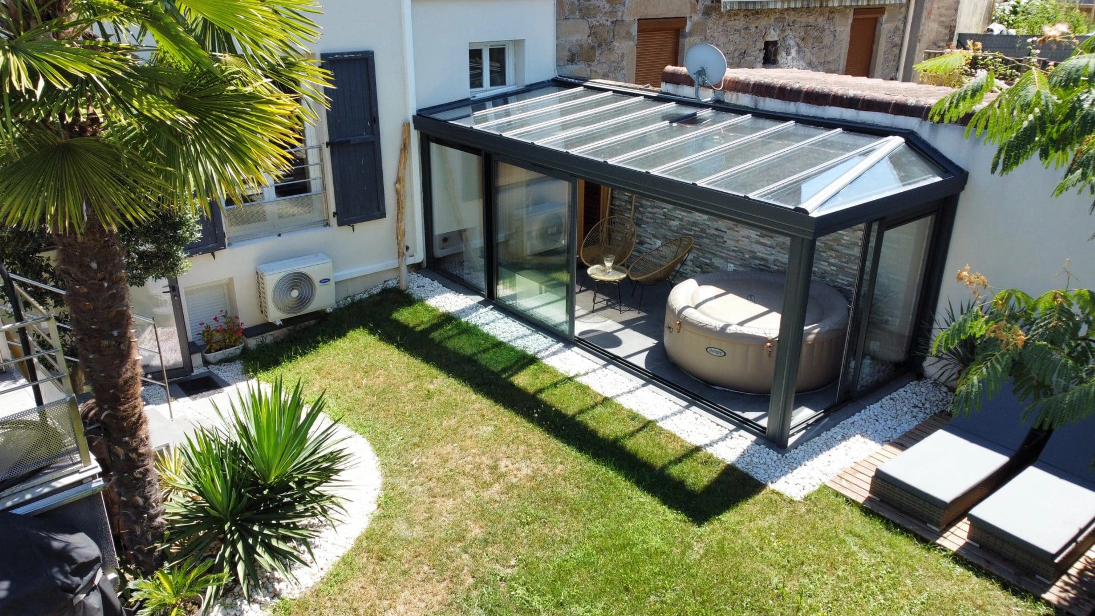 Pose panneau sandwich toiture véranda : astuces pro