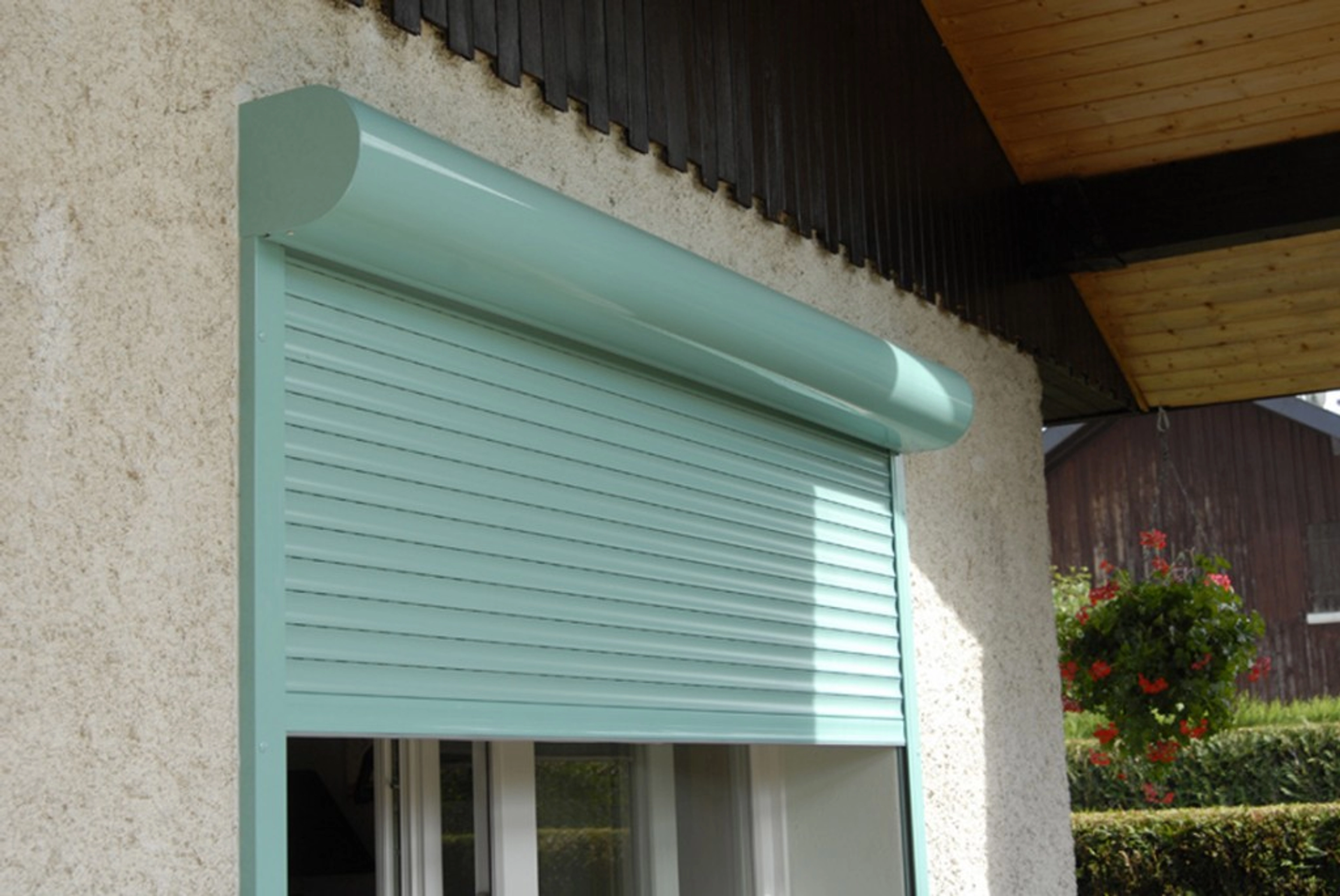 Comment poser un volet roulant sous linteau ?