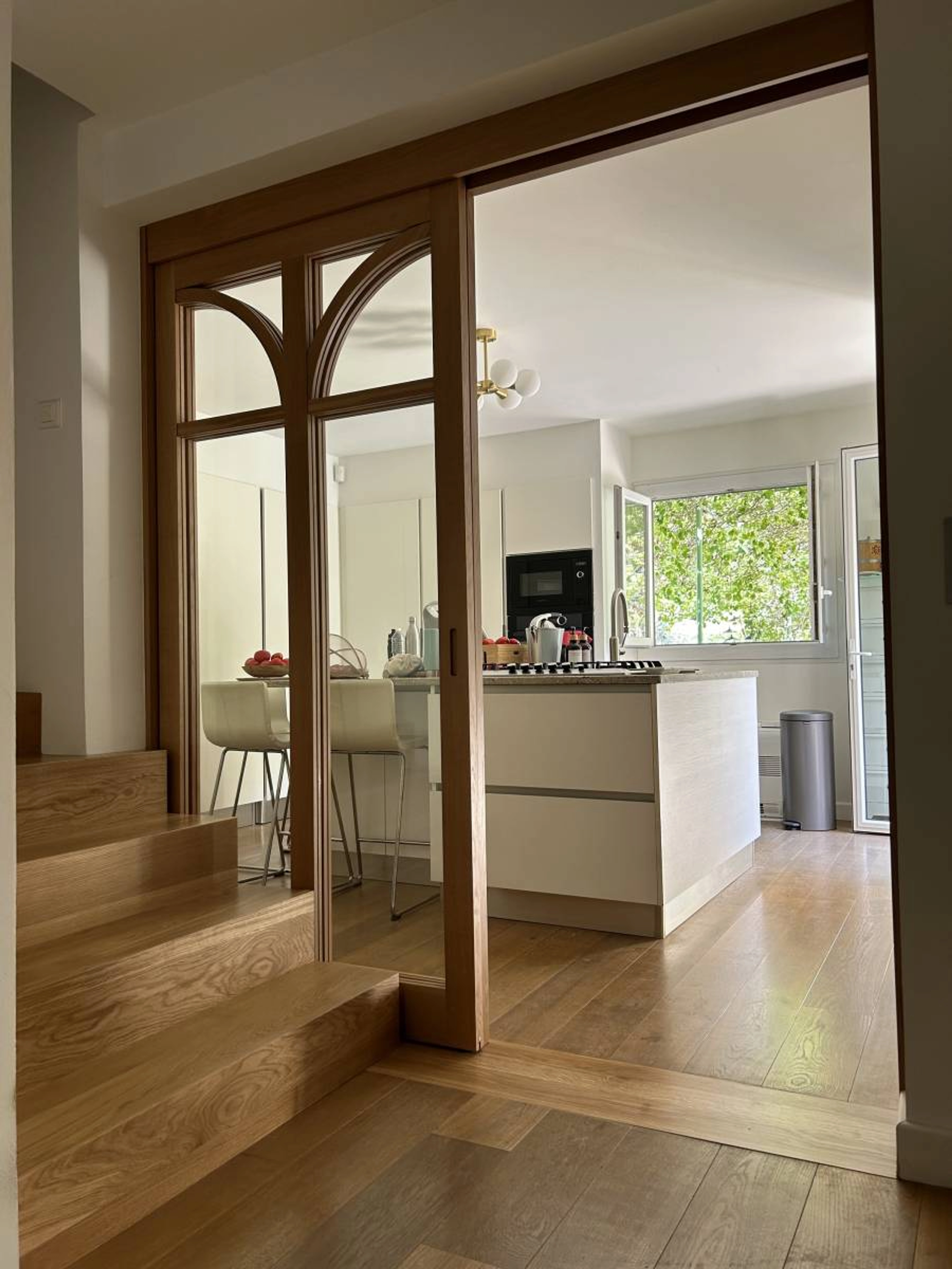 Comment installer une porte coulissante sur rail ?