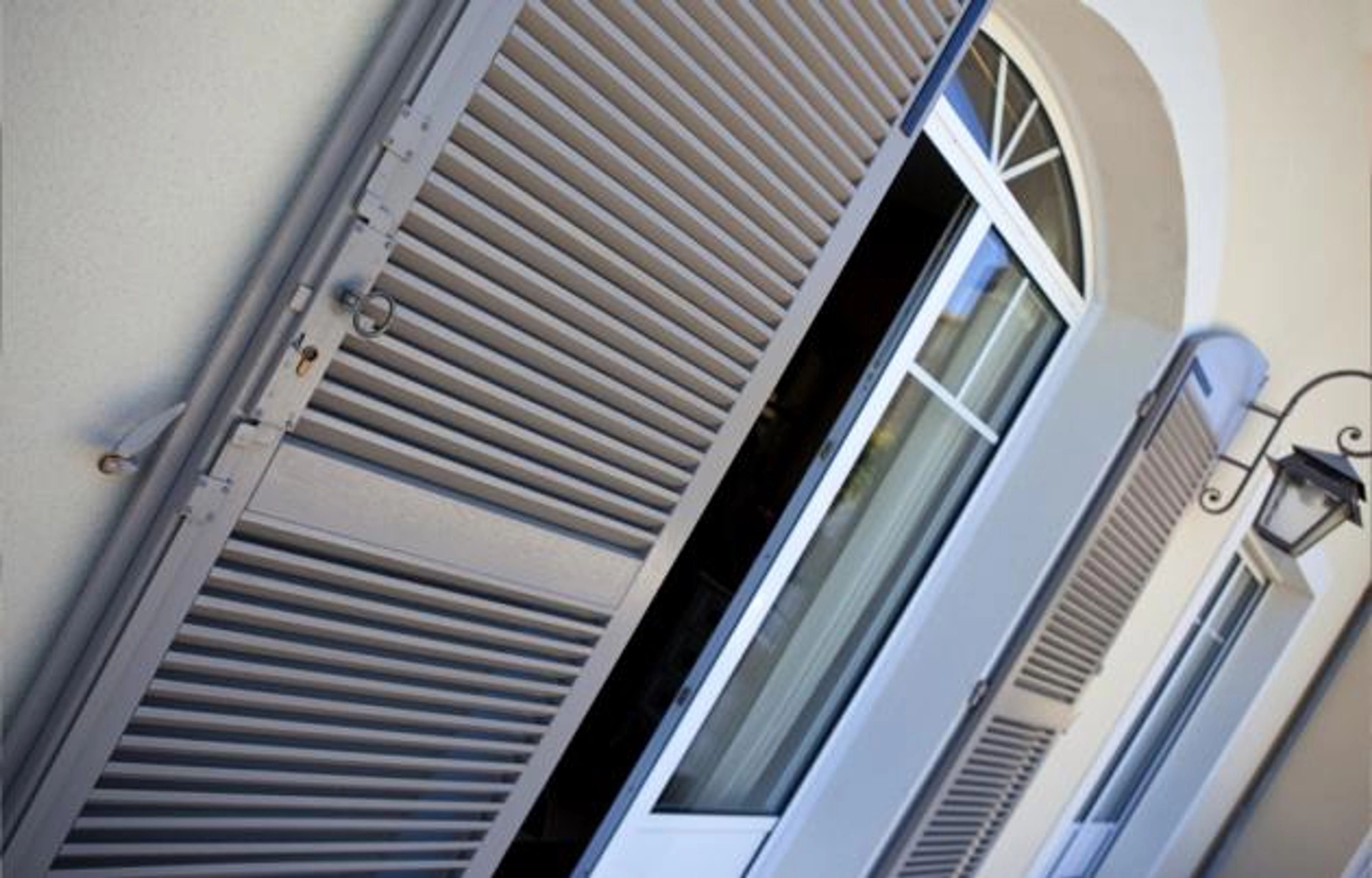 Combien coûte la rénovation de persiennes métalliques ?