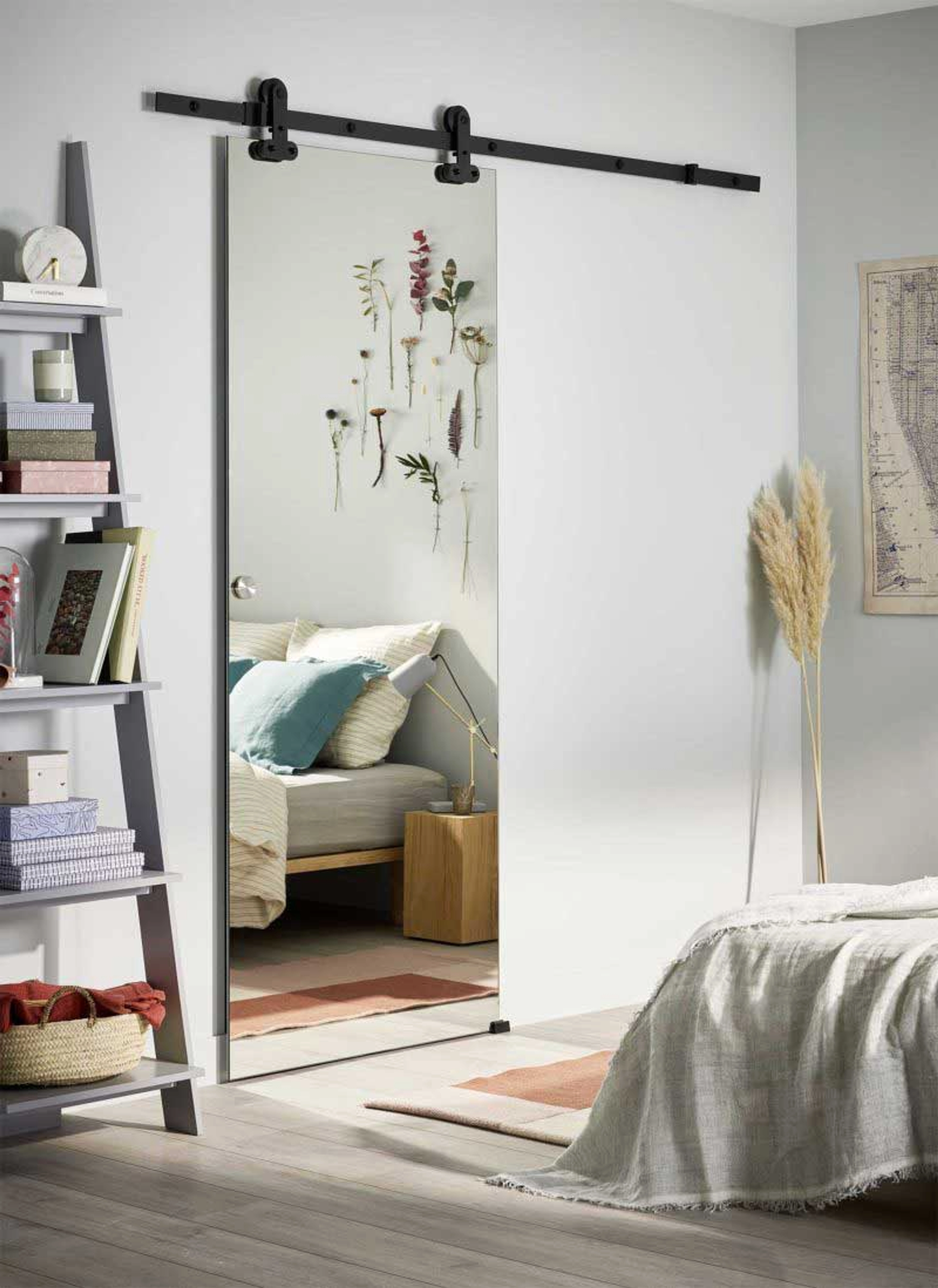 Comment installer une porte coulissante sur rail ?