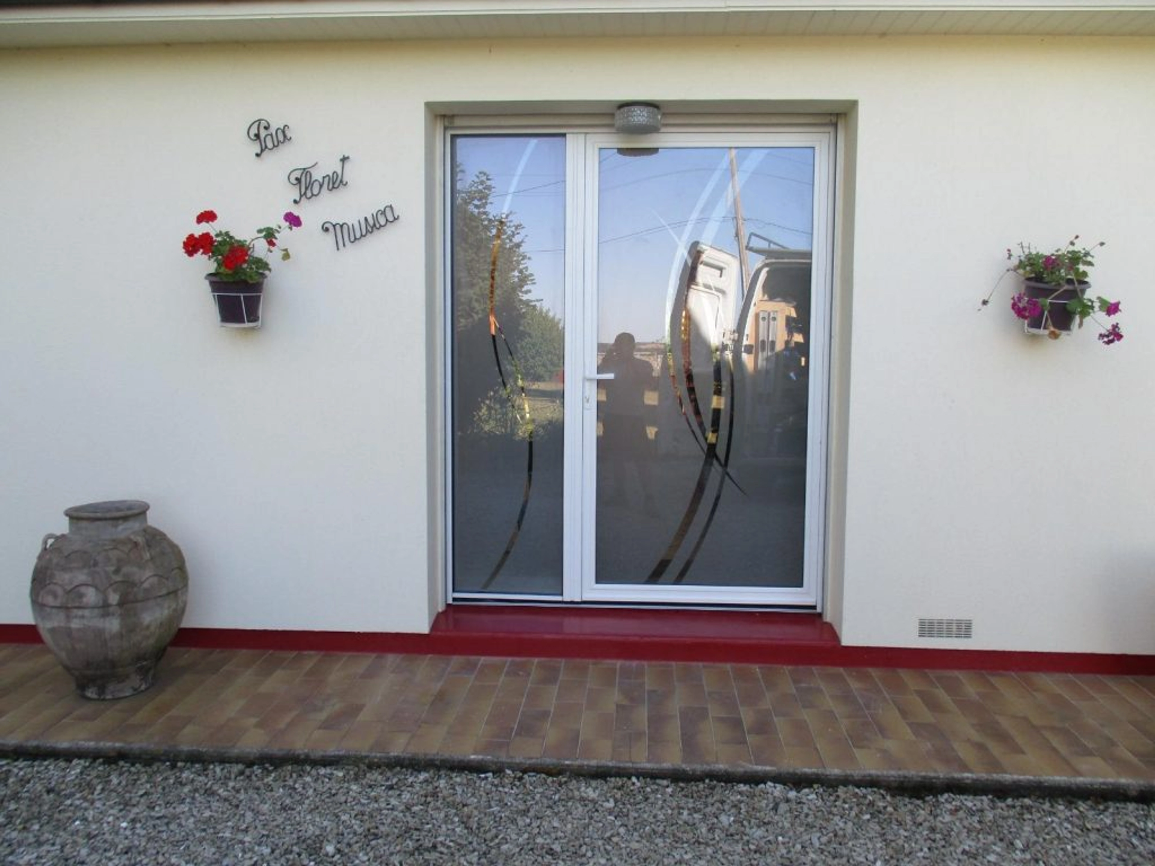 Prix d’une porte d’entrée en verre anti-effraction