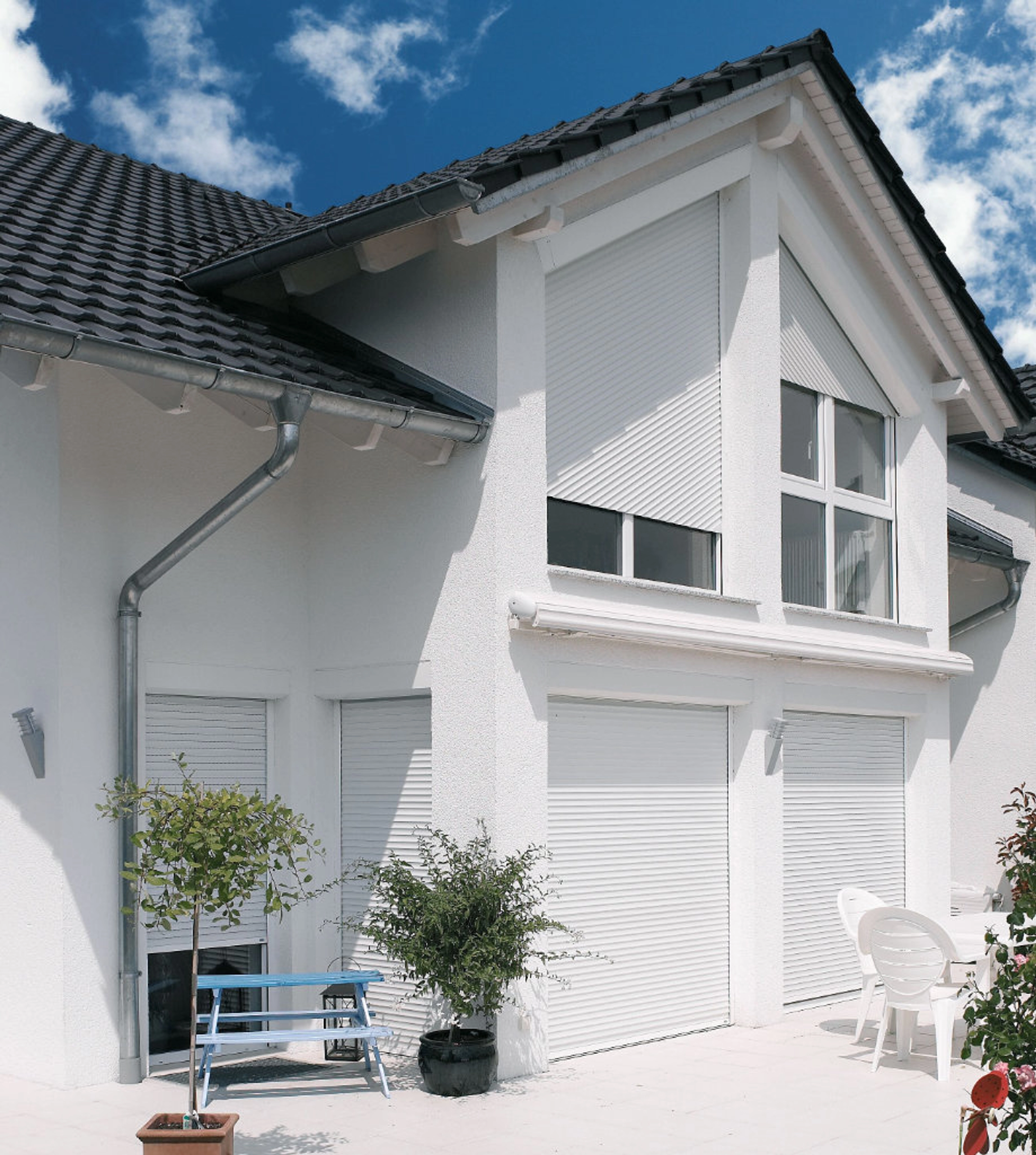 Volet roulant qui grince : 5 solutions pour stopper le bruit