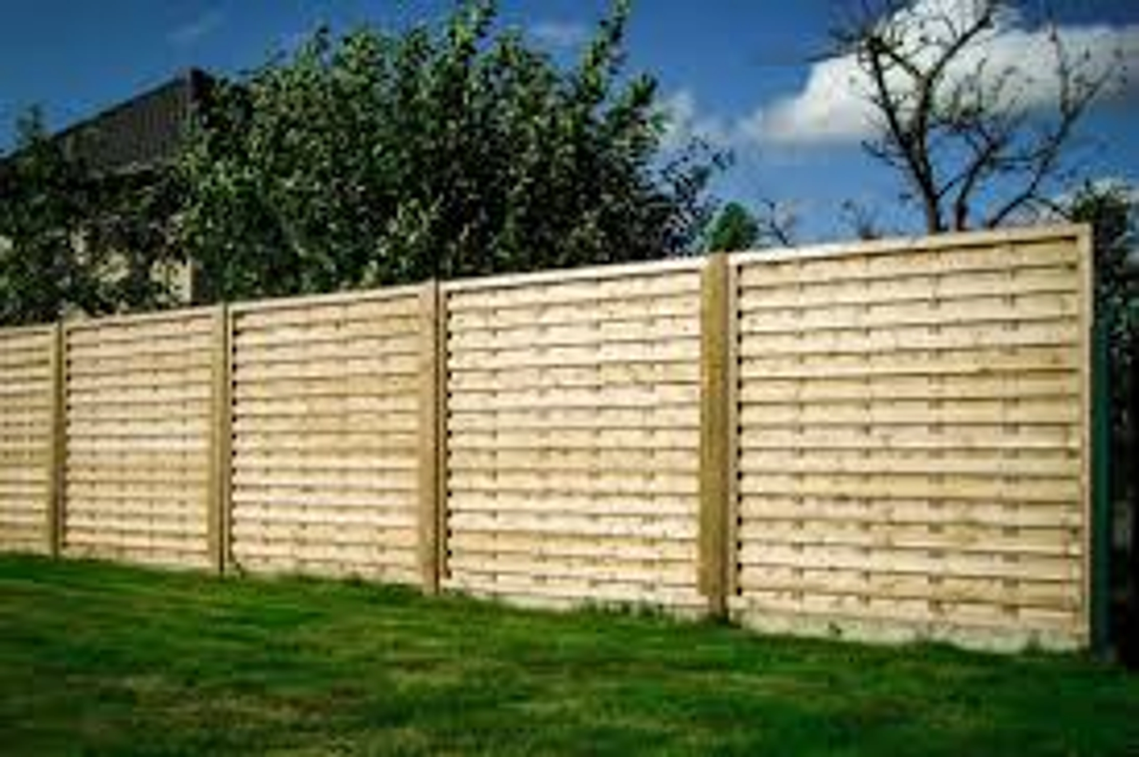 Comment poser panneau bois sans béton ?