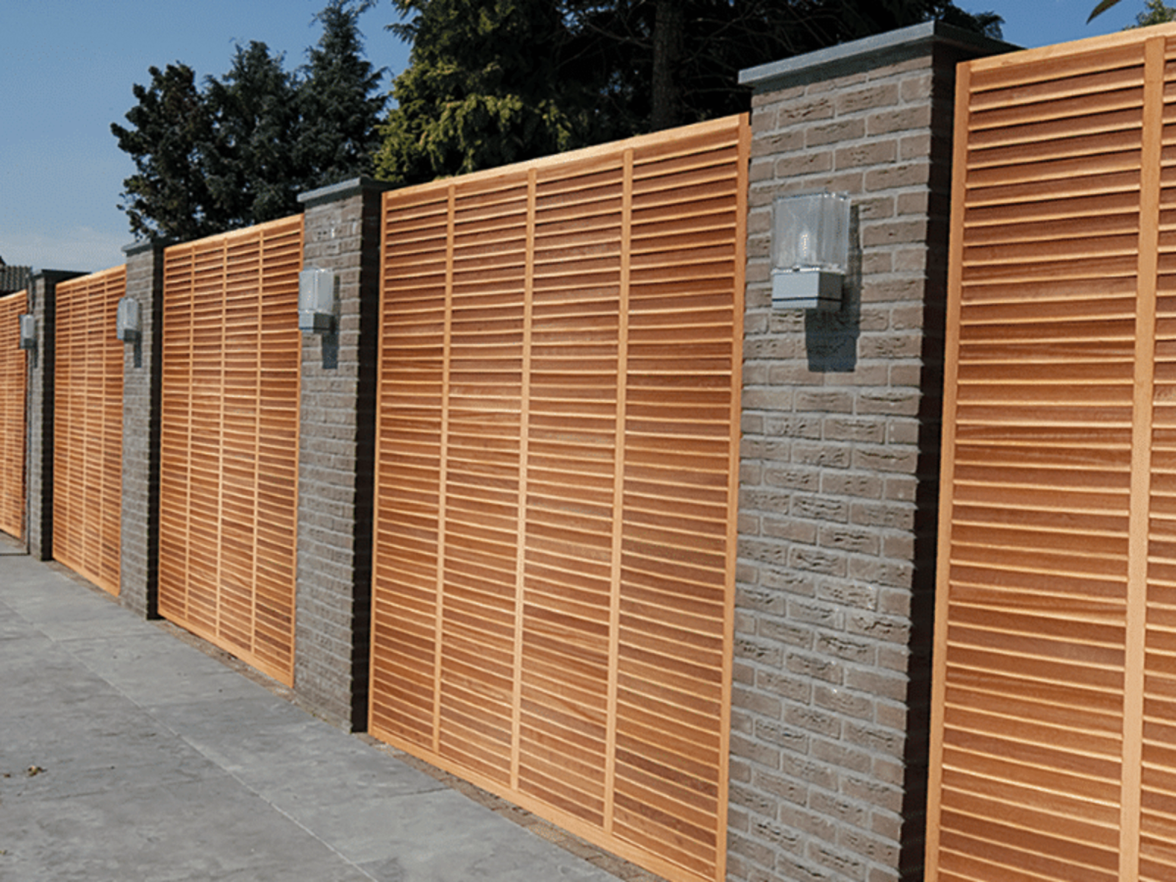 Comment poser panneau bois sans béton ?